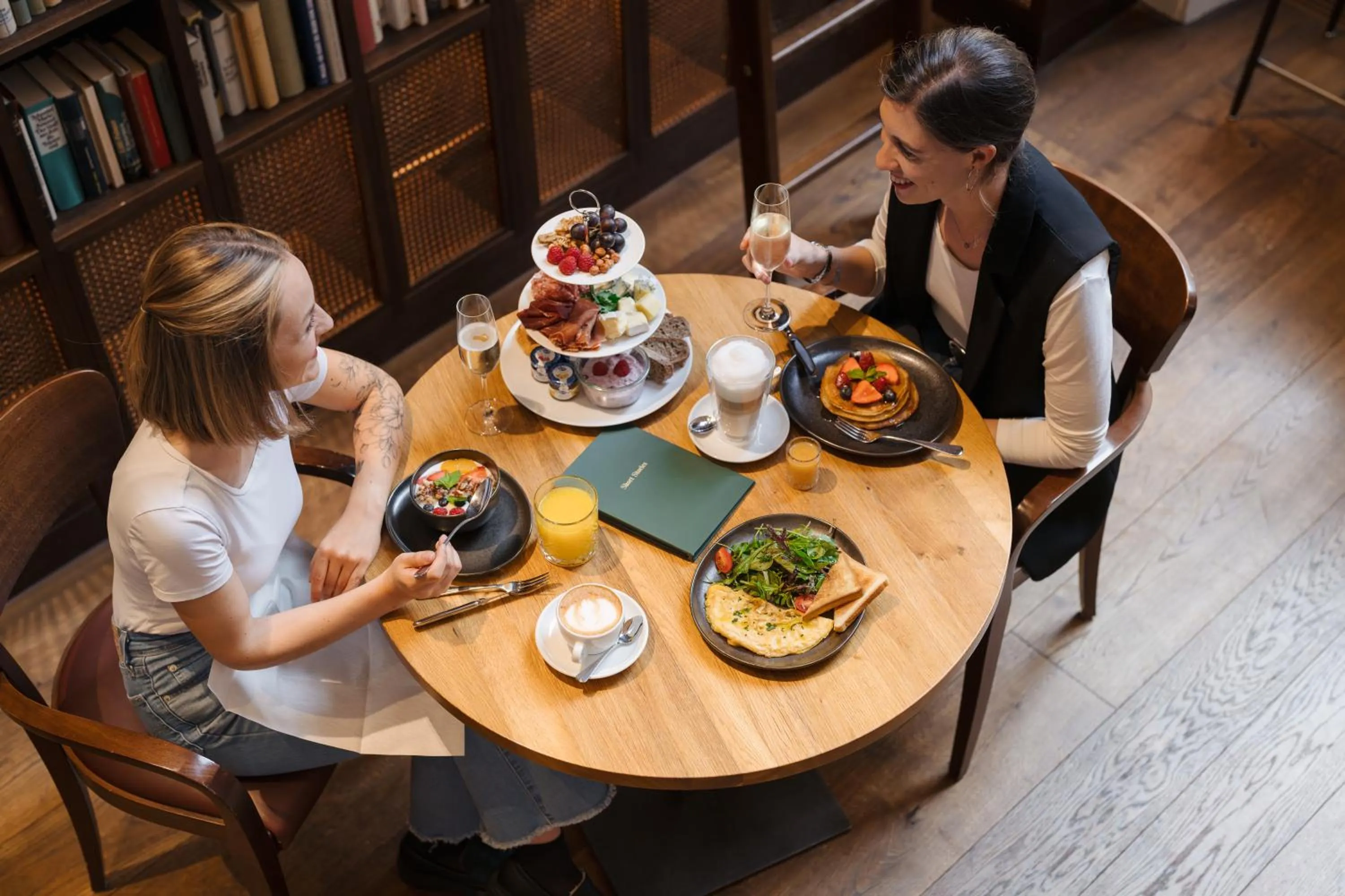 Breakfast in B2 Hotel Zürich