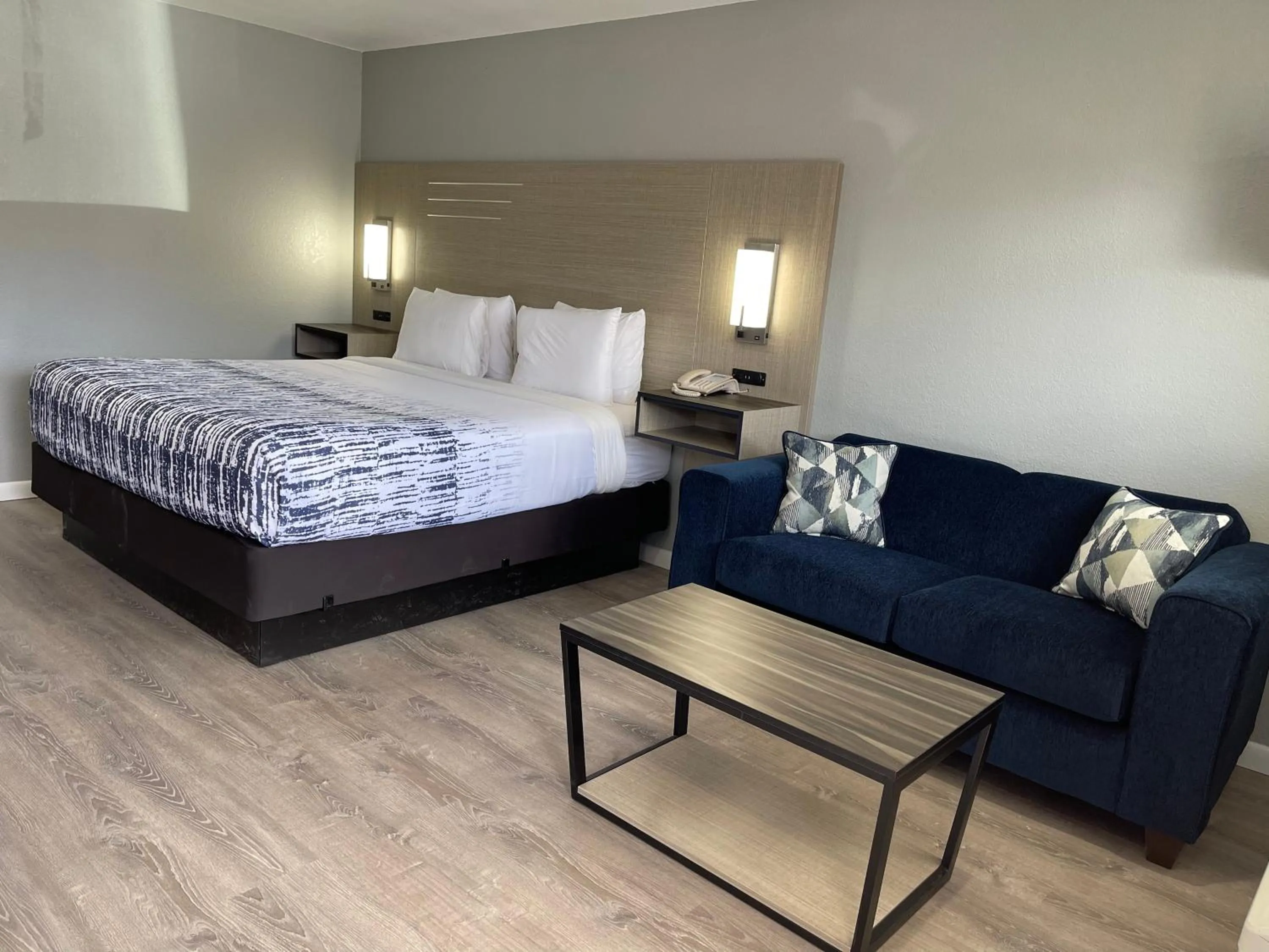 Bed in Copper Manor Motel