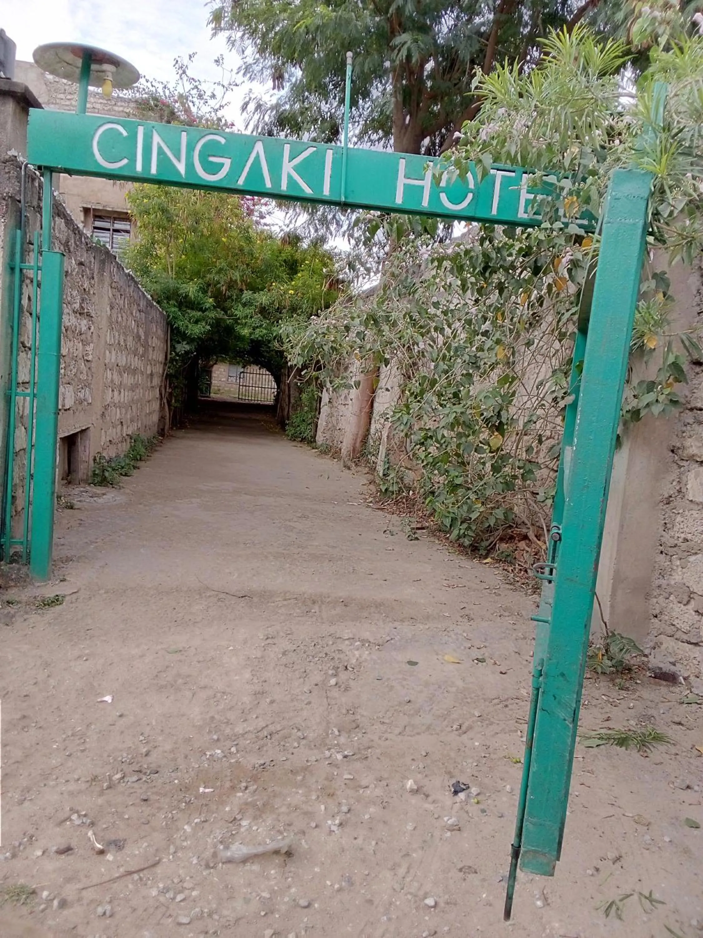 Facade/entrance in Cingaki Hotel