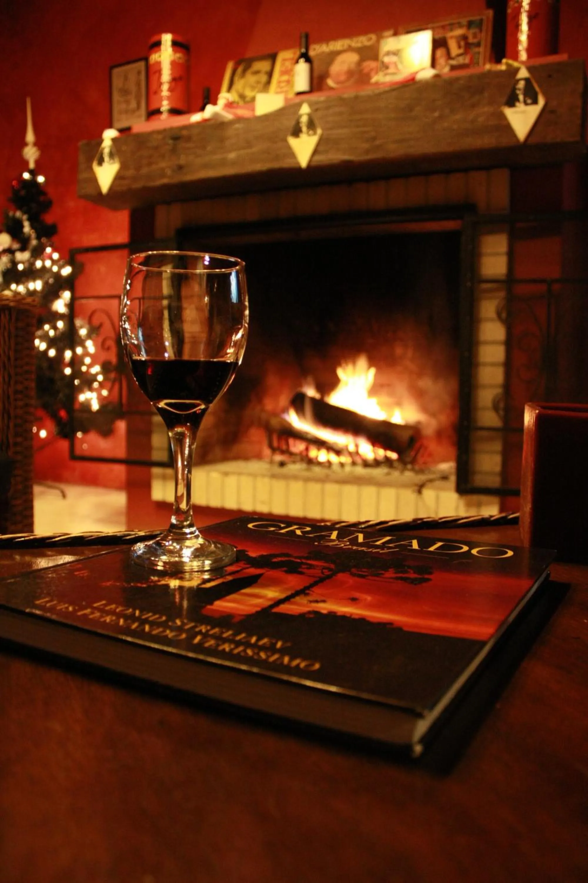 Communal lounge/ TV room in Pousada Tango