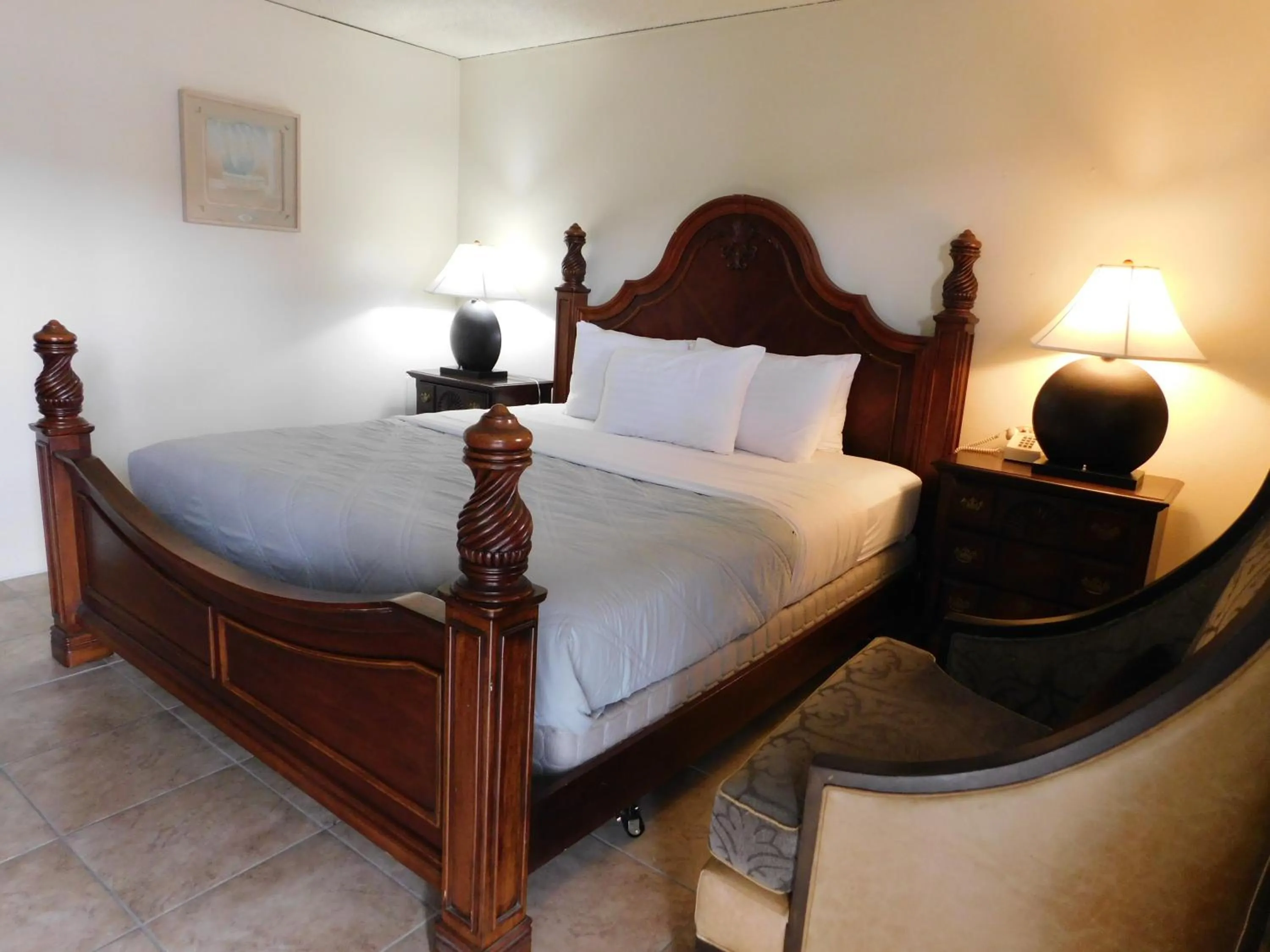 Bed in Drifter Motel