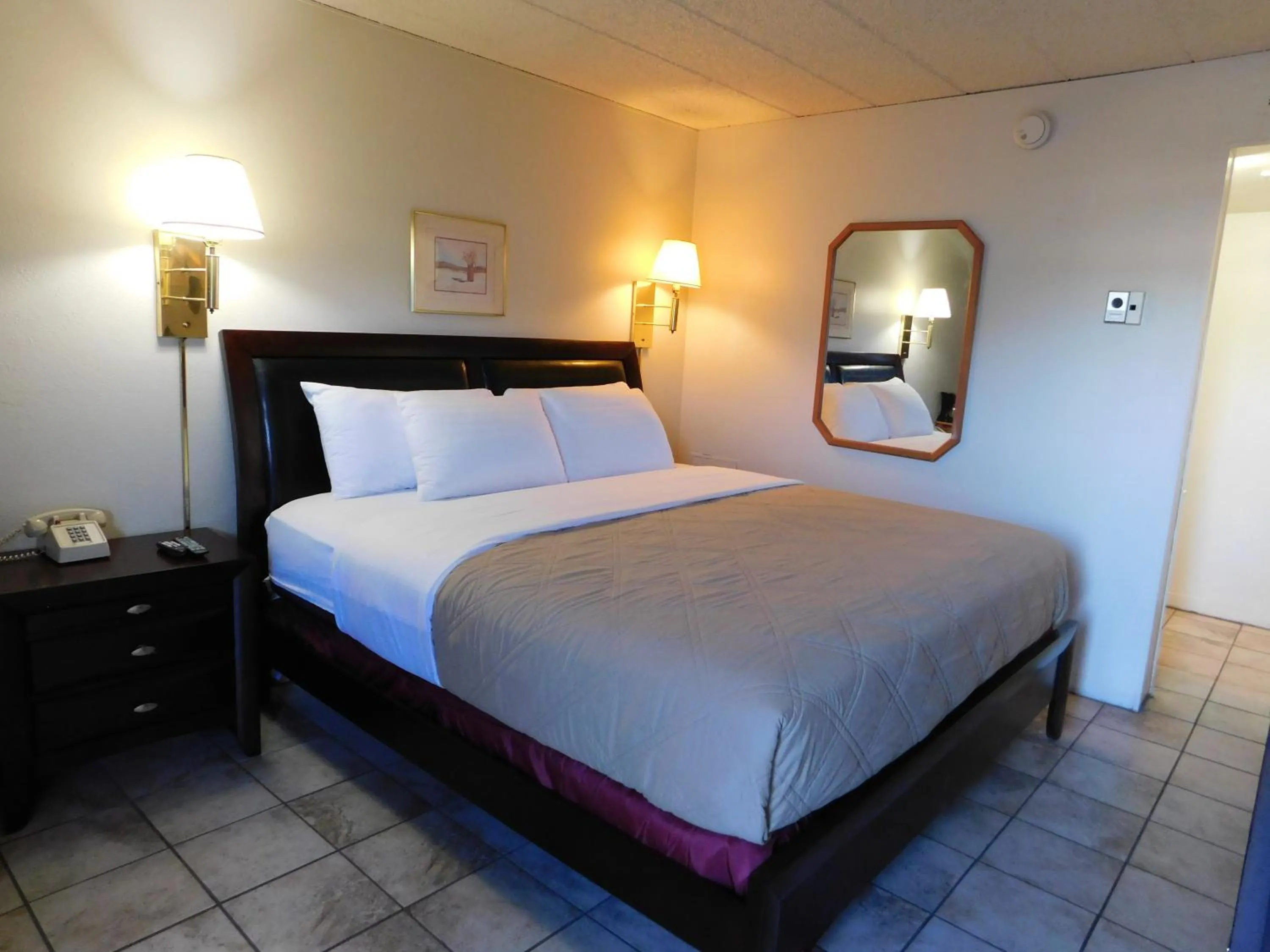 Bed in Drifter Motel