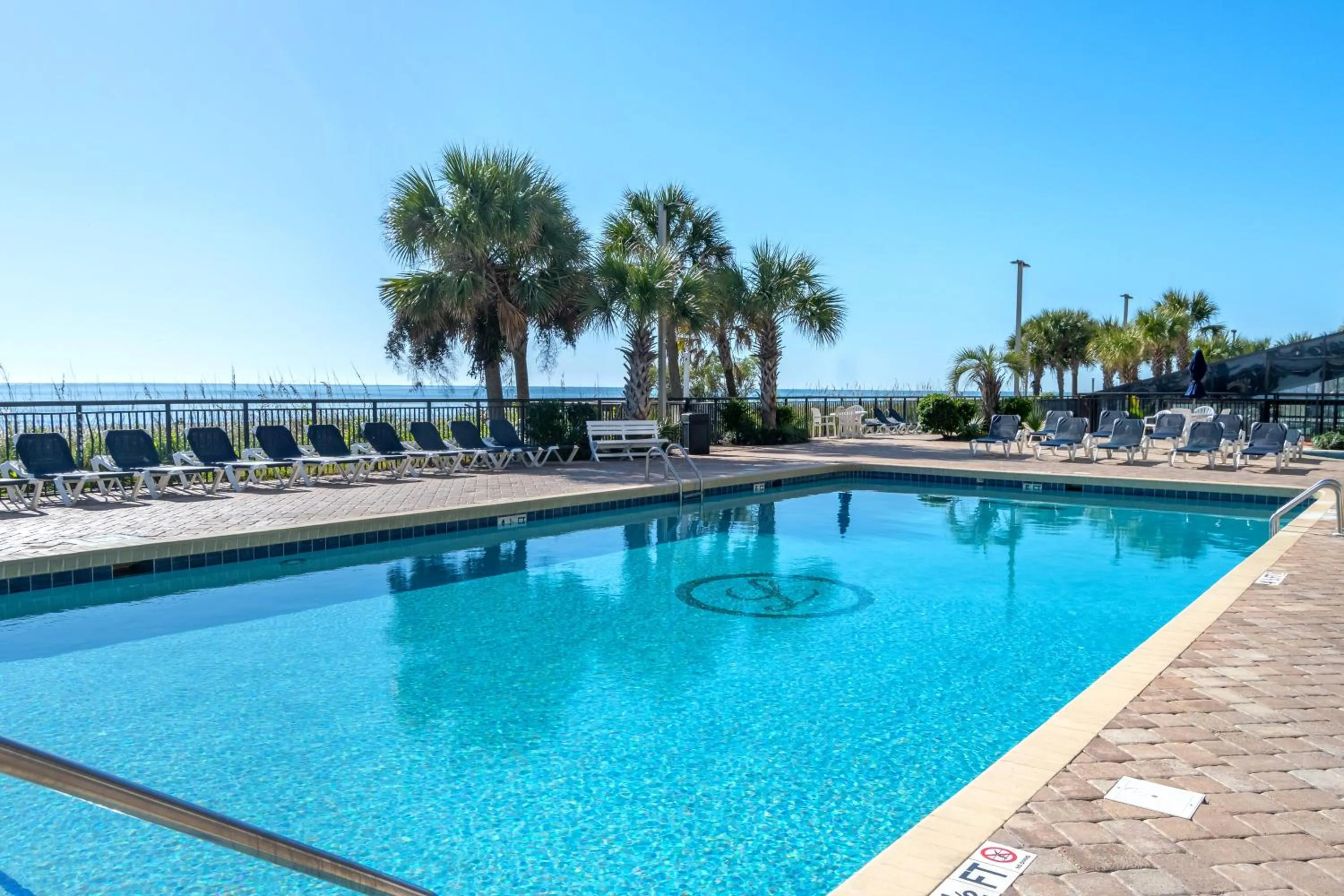Swimming pool in Landmark Resort