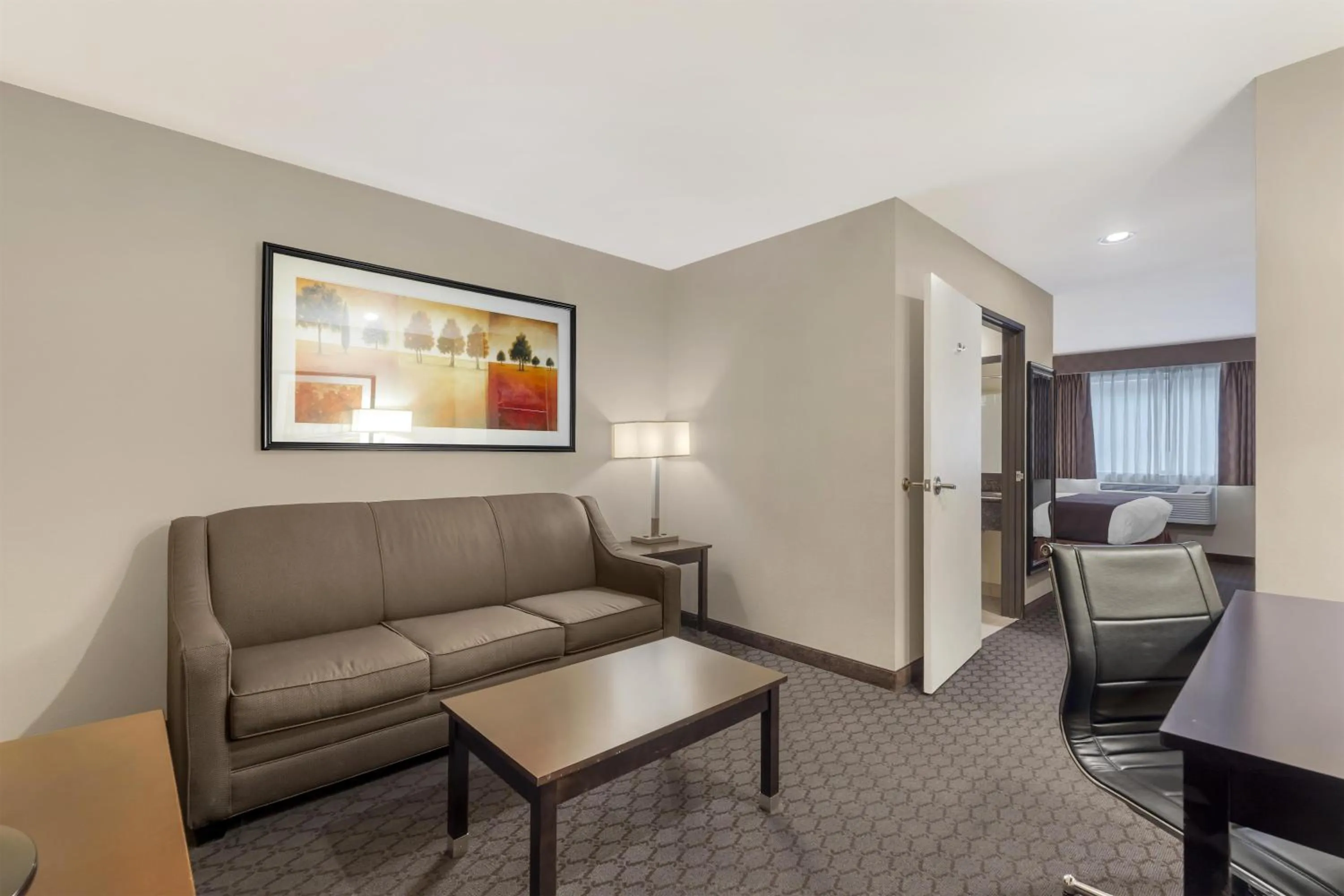 Photo of the whole room in Best Western Sky Valley Inn