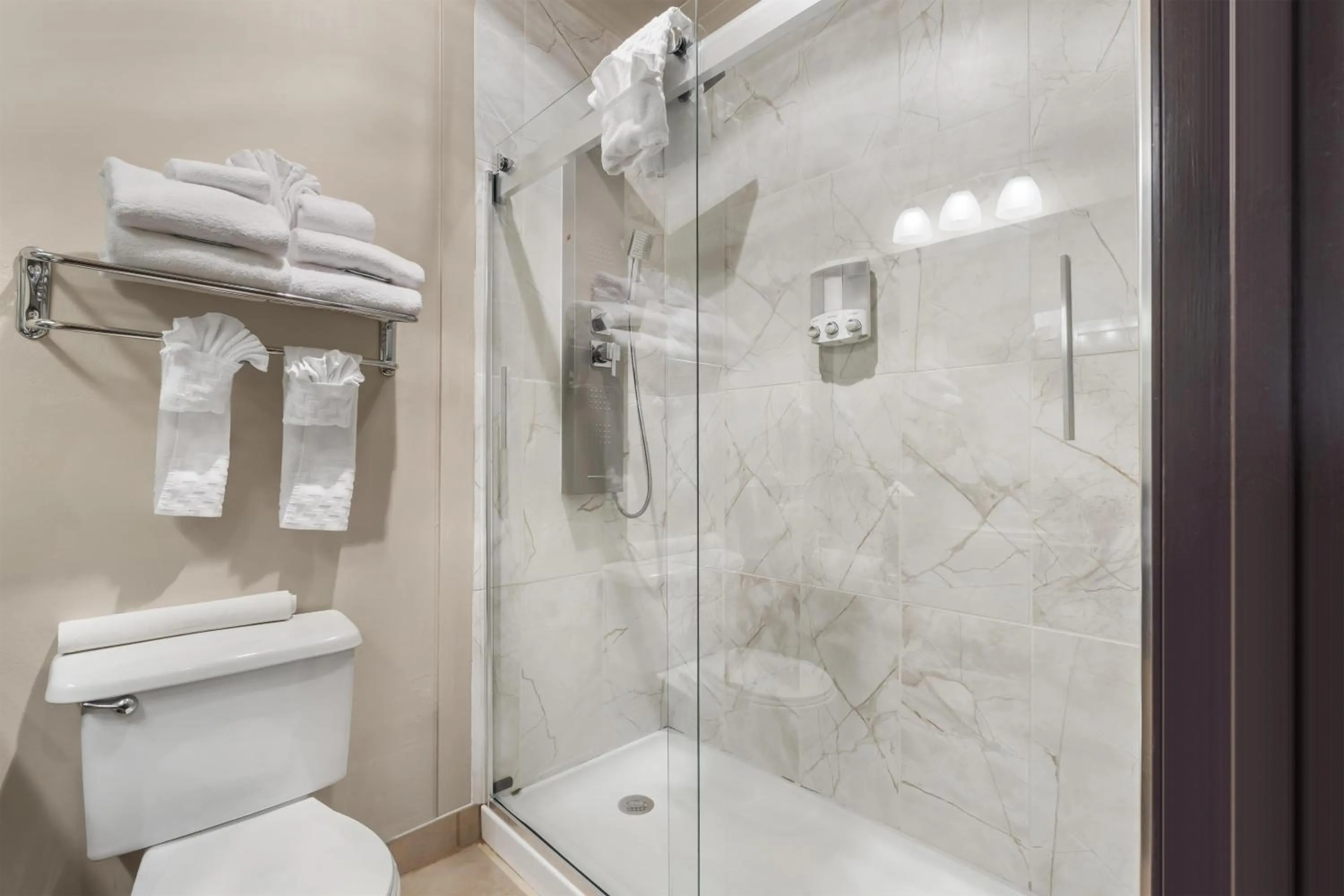 Bathroom in Best Western Sky Valley Inn