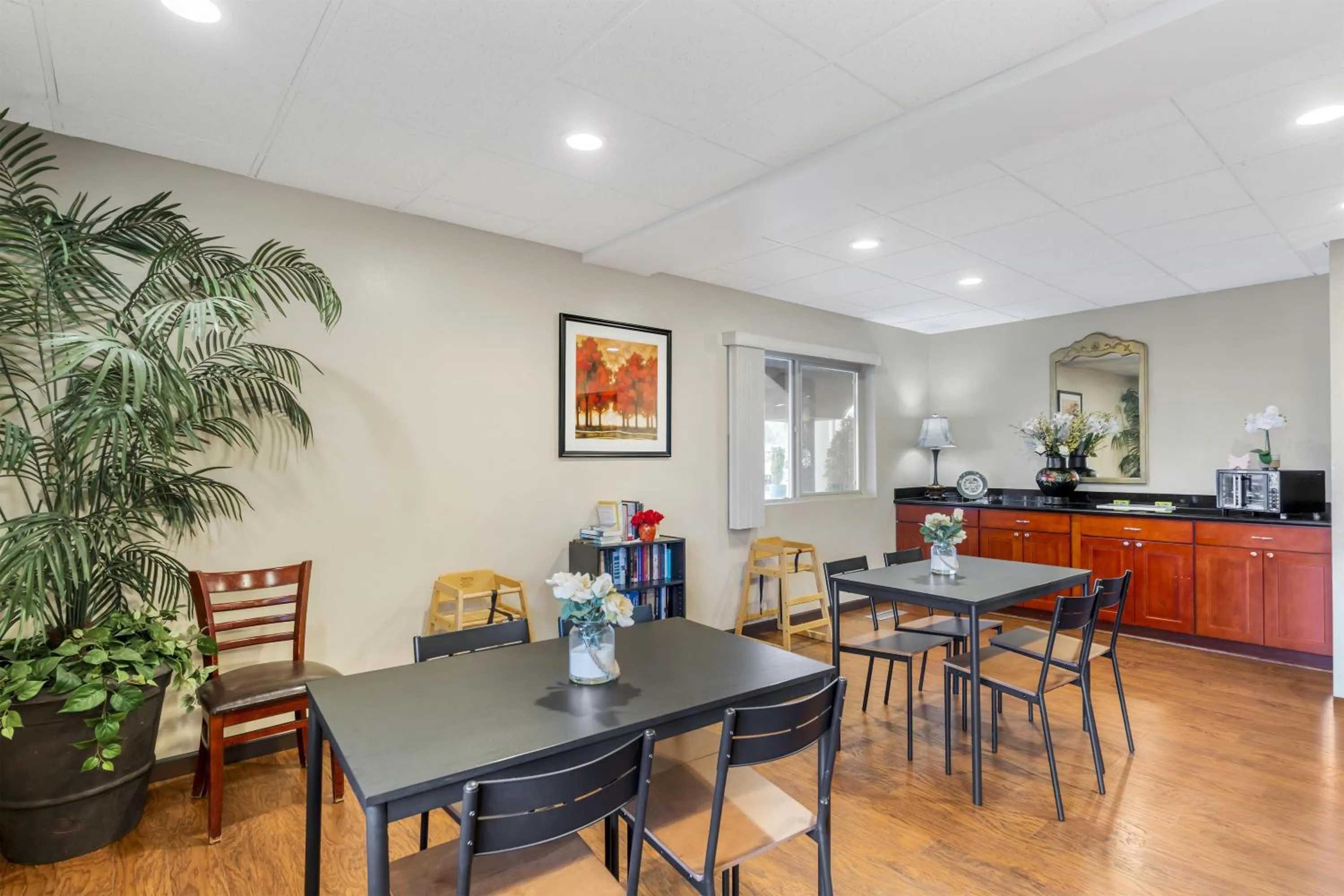 Breakfast in Best Western Sky Valley Inn