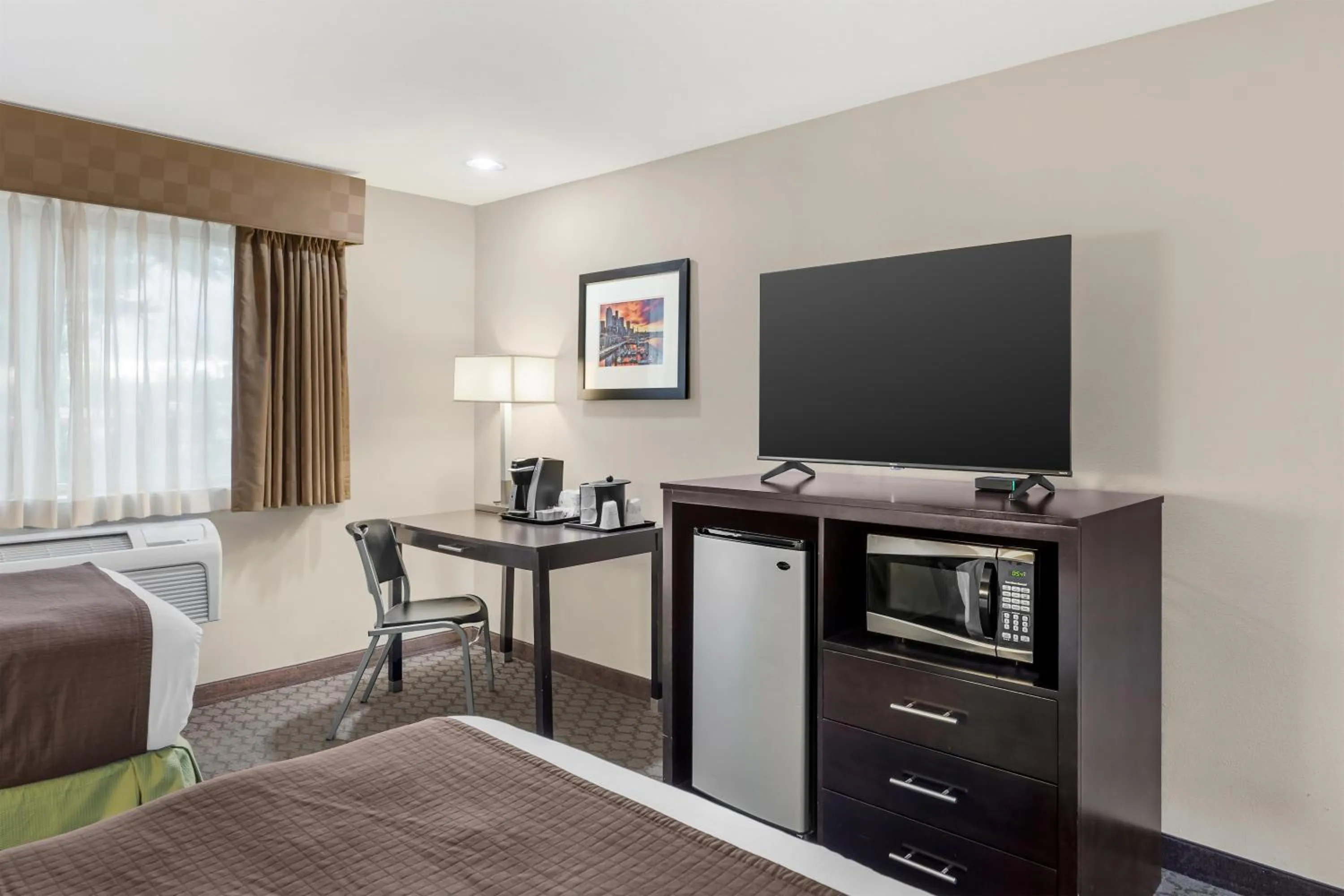 Bedroom, Bed in Best Western Sky Valley Inn