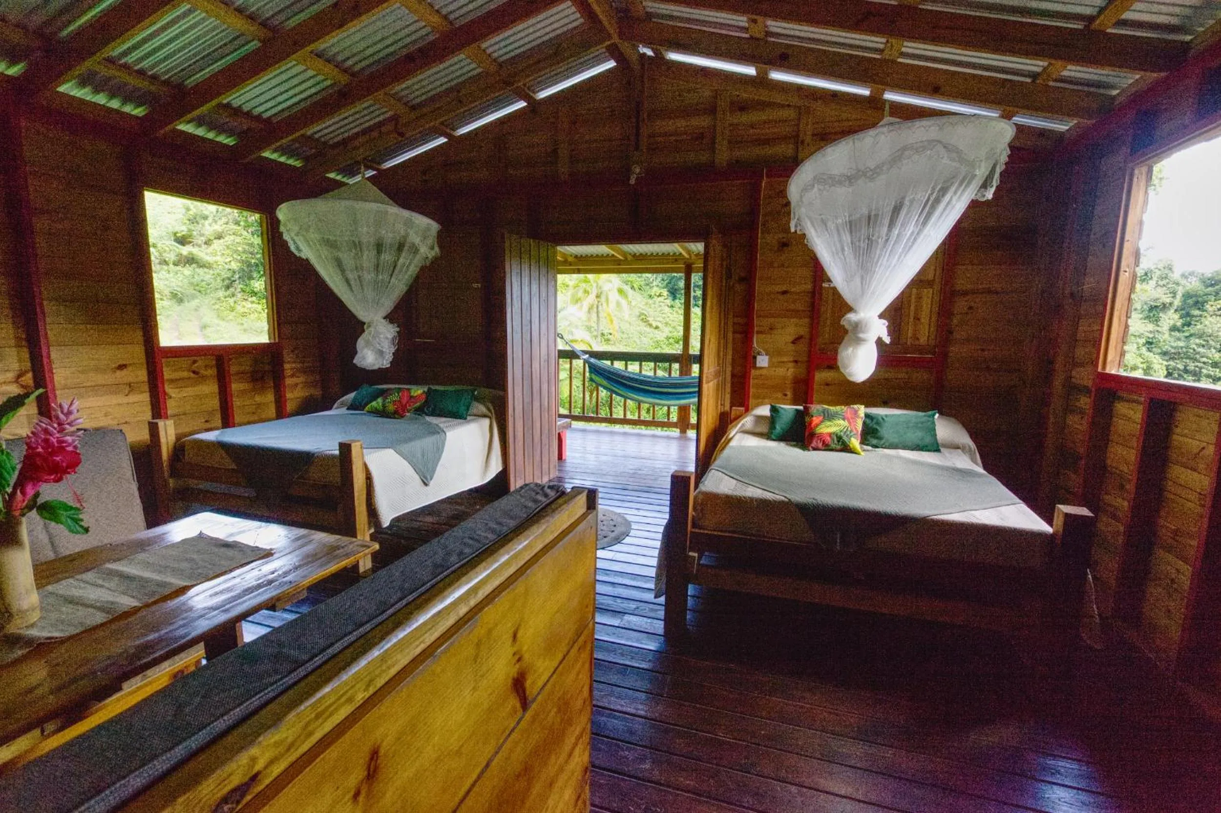 Photo of the whole room, Bed in Roots Jungle Retreat