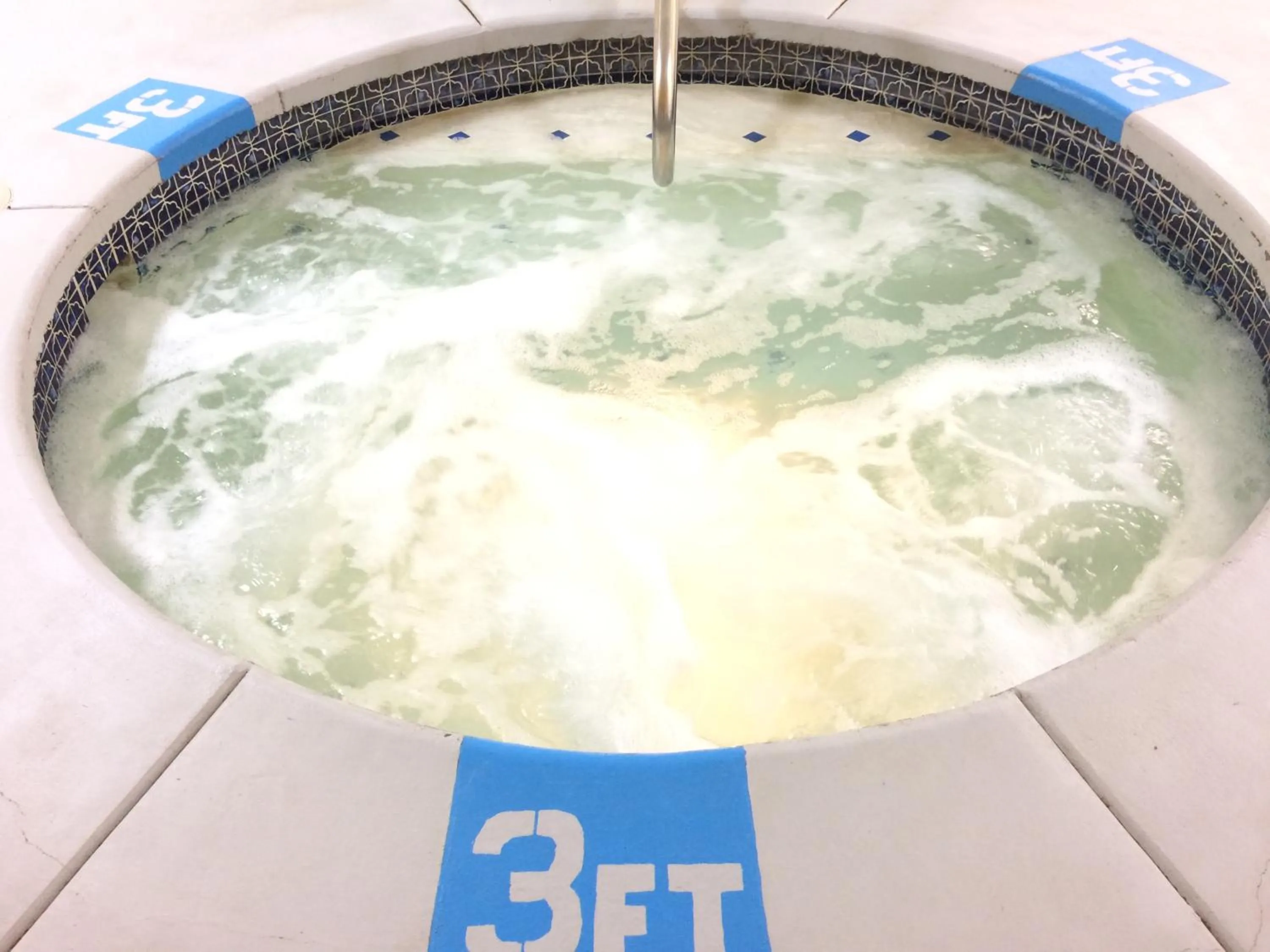 Hot Tub in King Oscar Motel Centralia