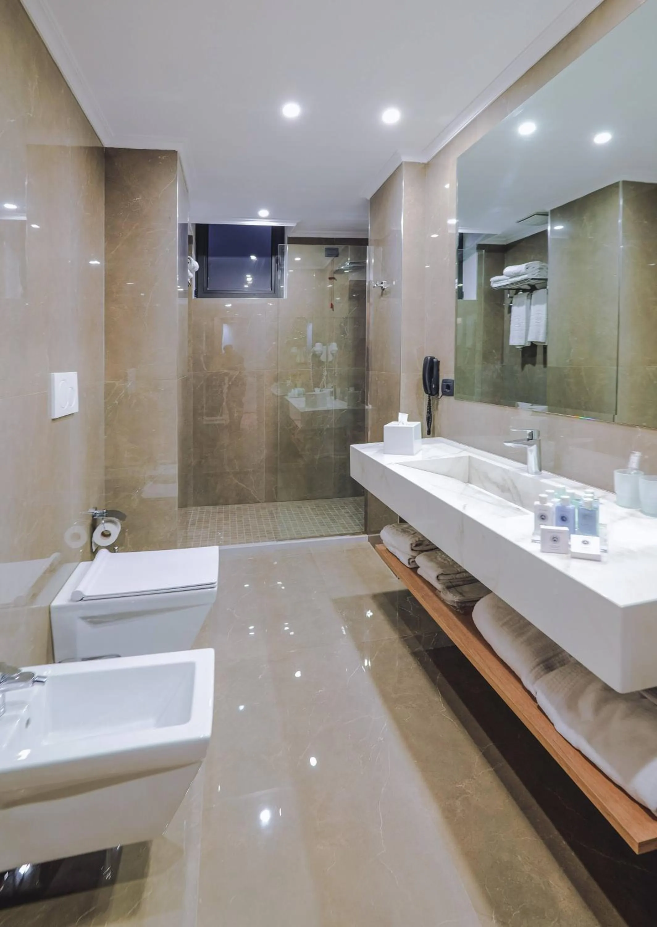 Bathroom in Hotel Saranda Butrinti Affiliated by Meliá