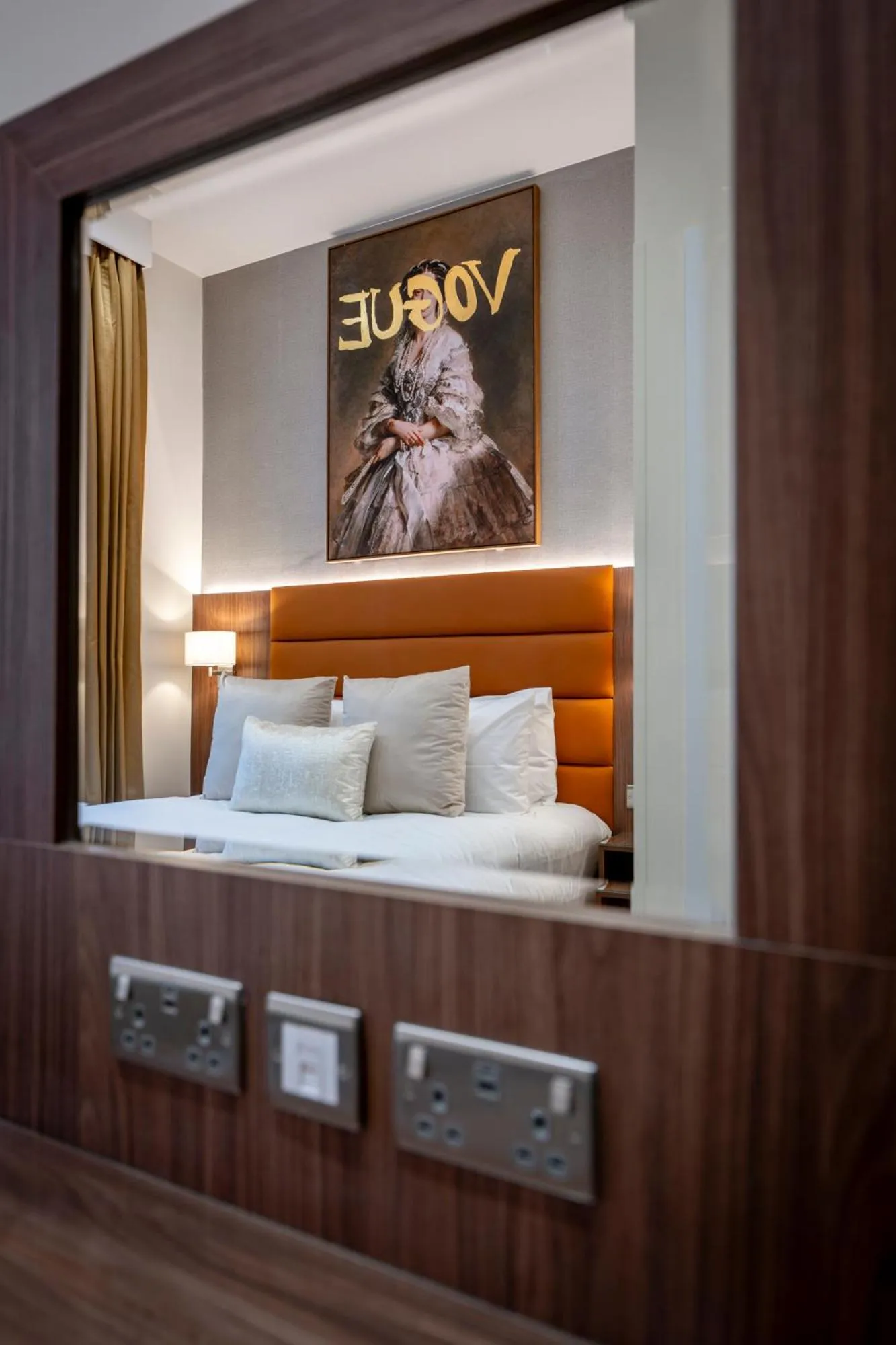 Bedroom, Bed in The Castleton Hotel