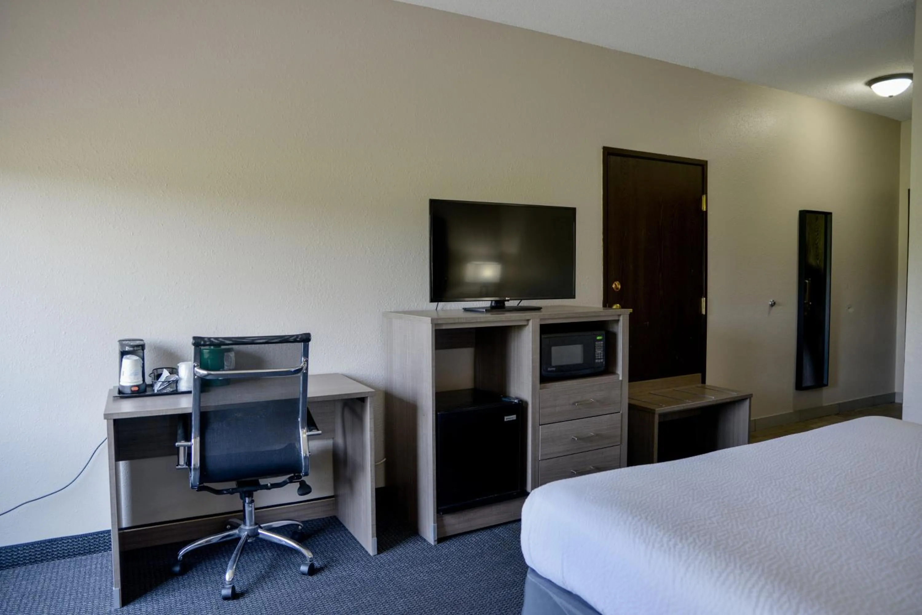 Bedroom, Bed in Baymont by Wyndham O'Fallon St. Louis Area