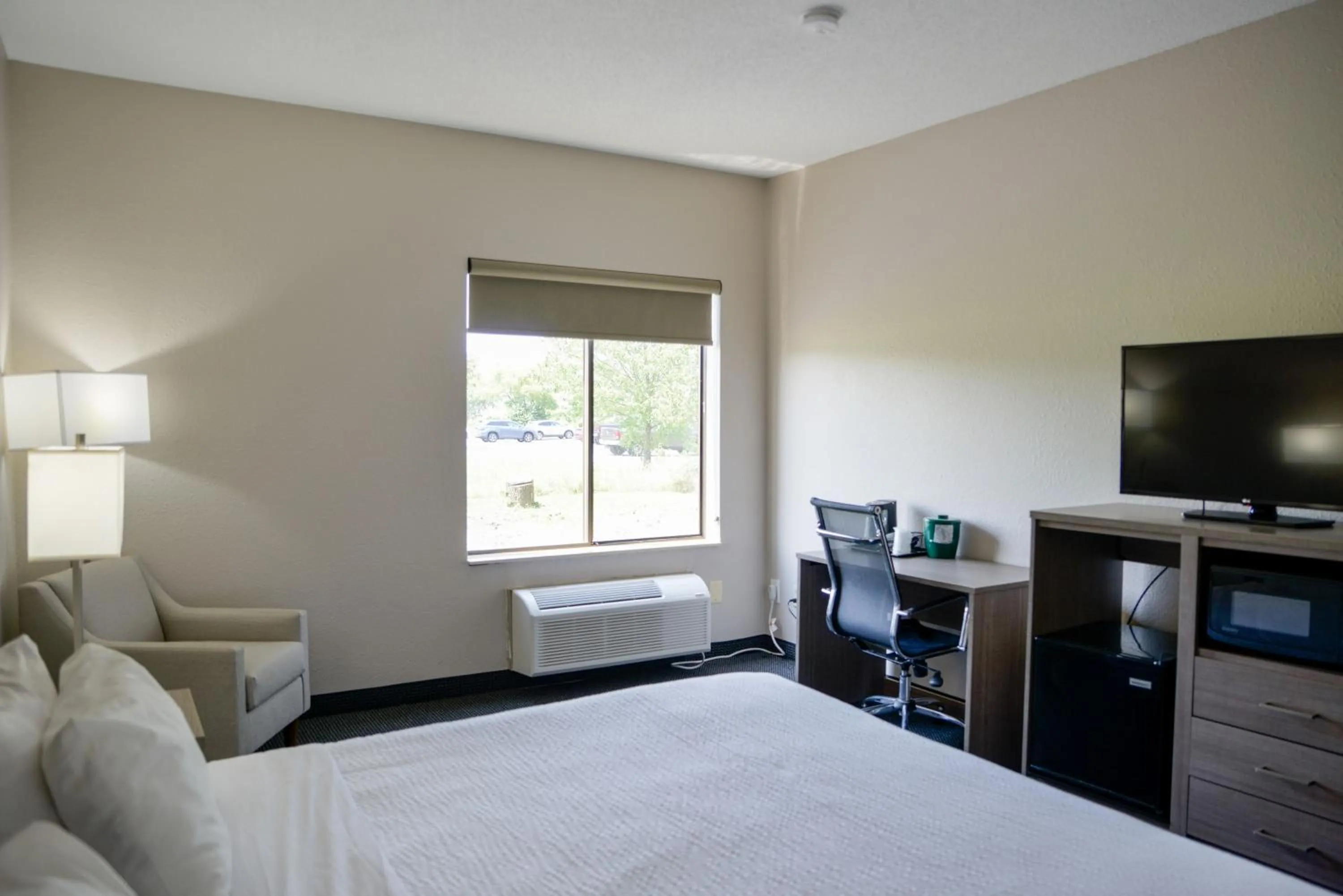 Bedroom, Bed in Baymont by Wyndham O'Fallon St. Louis Area