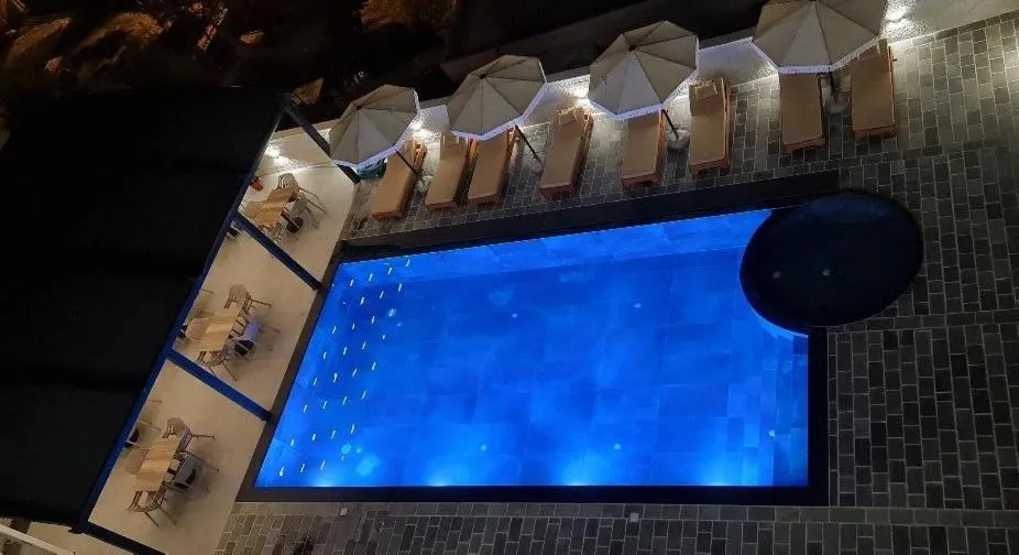 Swimming pool in Summer Point Hotel