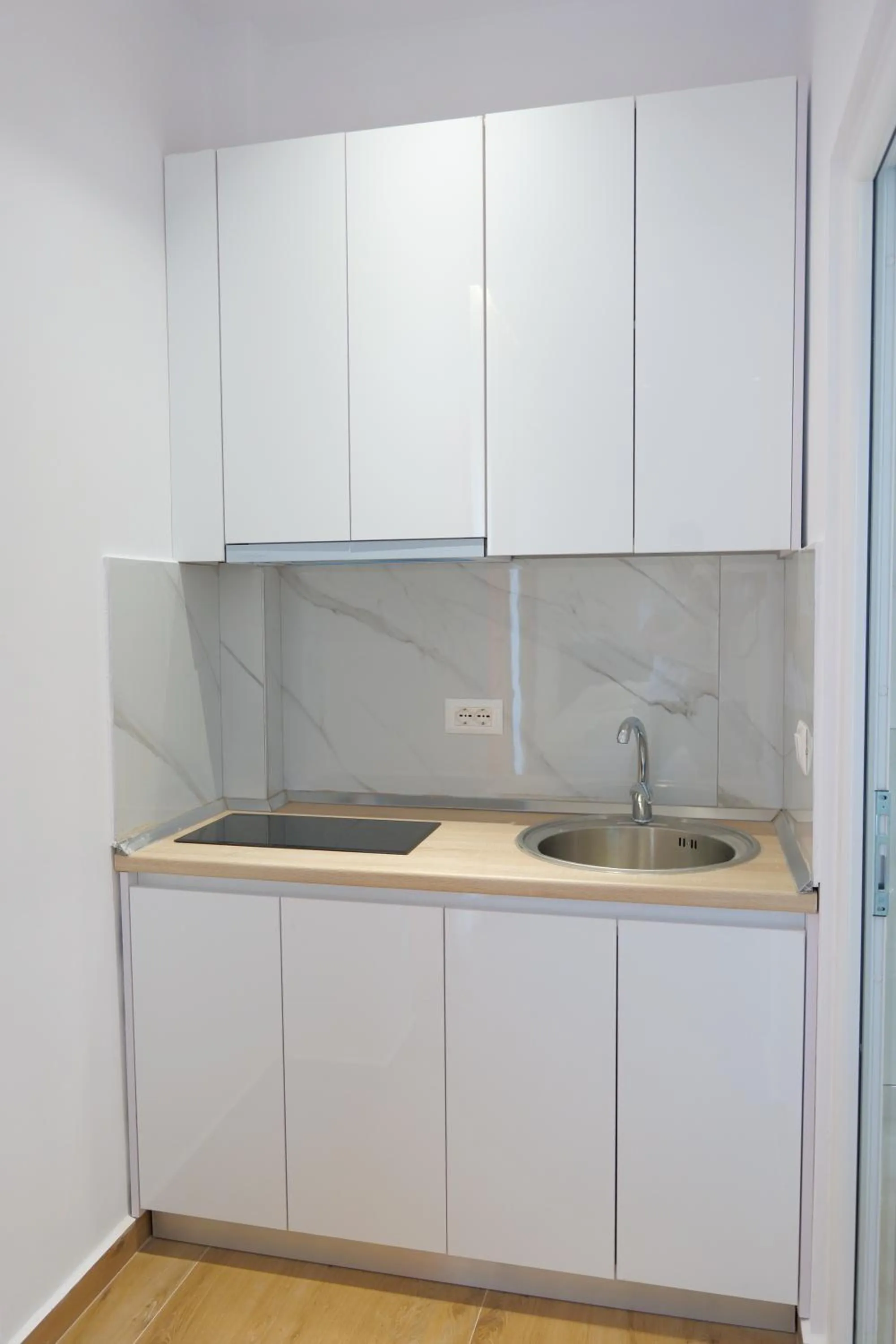 Kitchen or kitchenette in Summer Point Hotel