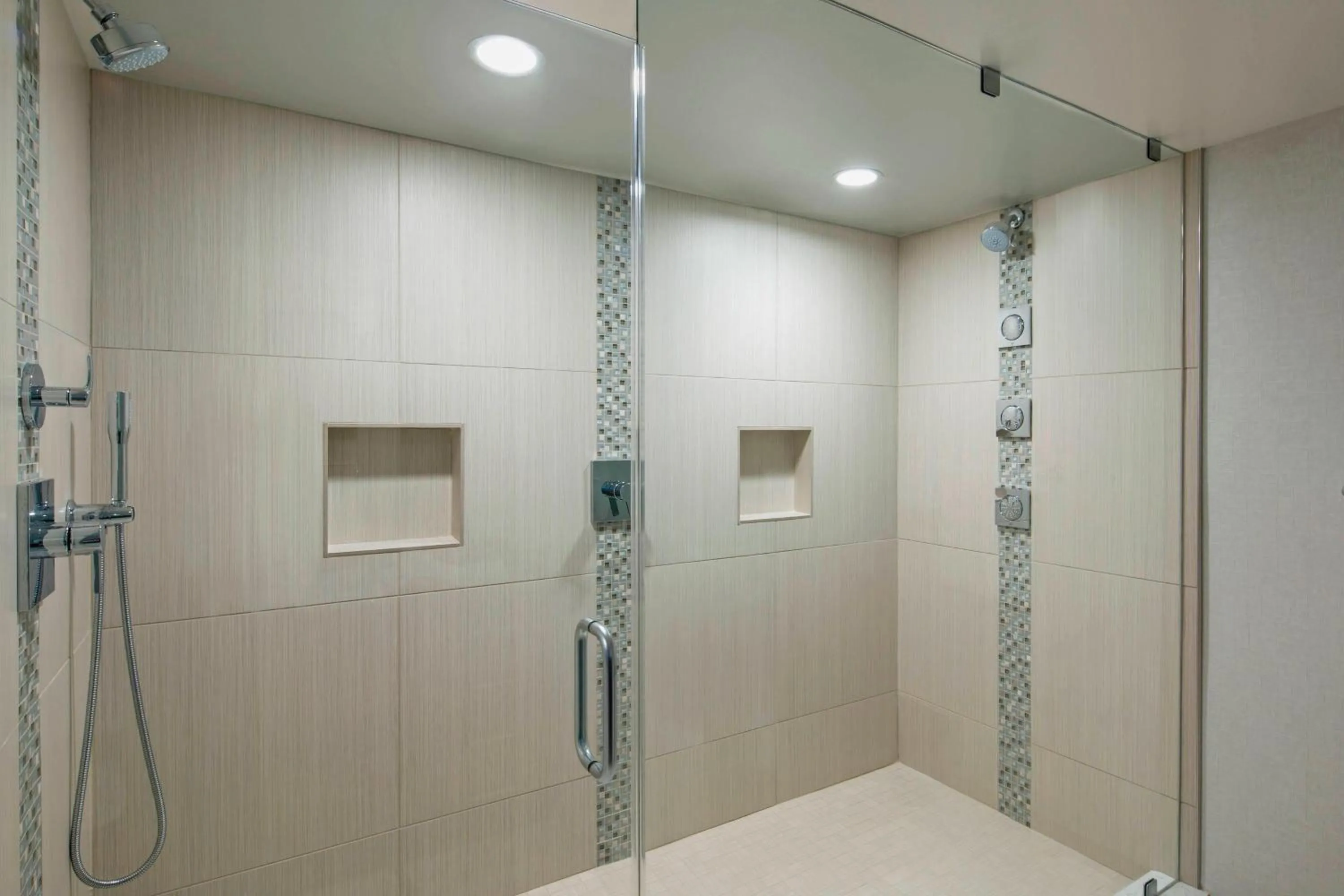 Bathroom in Sheraton West Des Moines