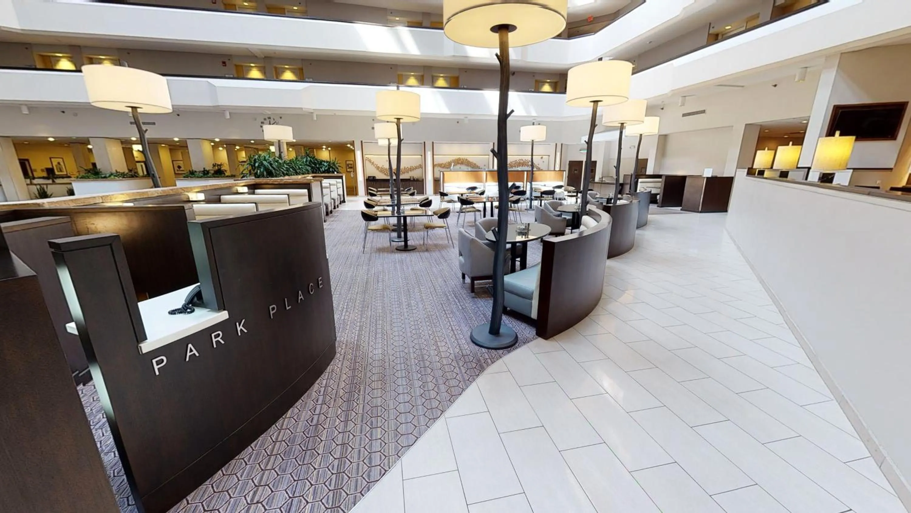 Restaurant/places to eat in Sheraton West Des Moines