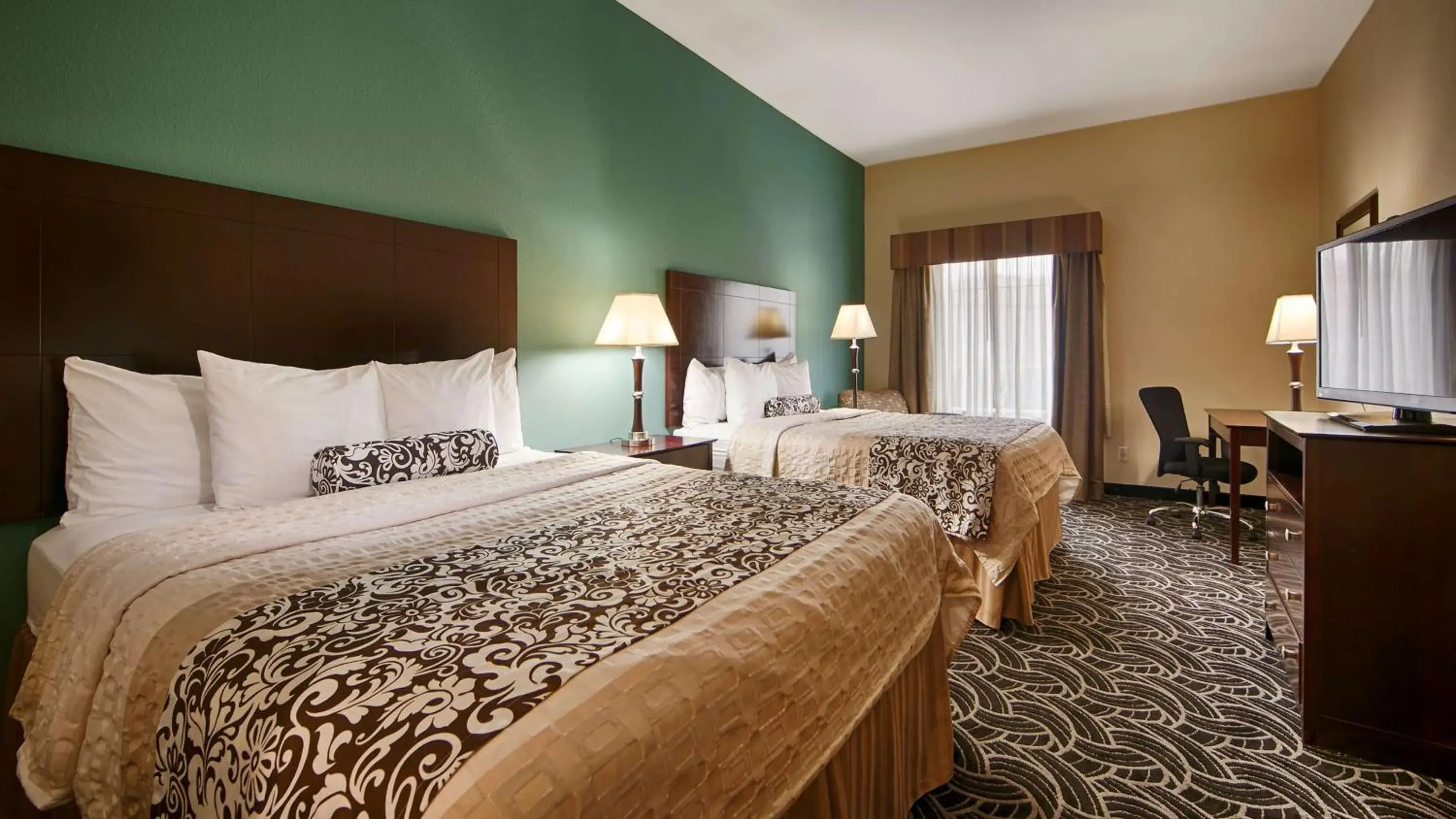 Queen Room with Two Queen Beds in Best Western Plus Katy Inn & Suites Queen Room with Two Queen Beds in Best Western Plus Katy Inn & Suites