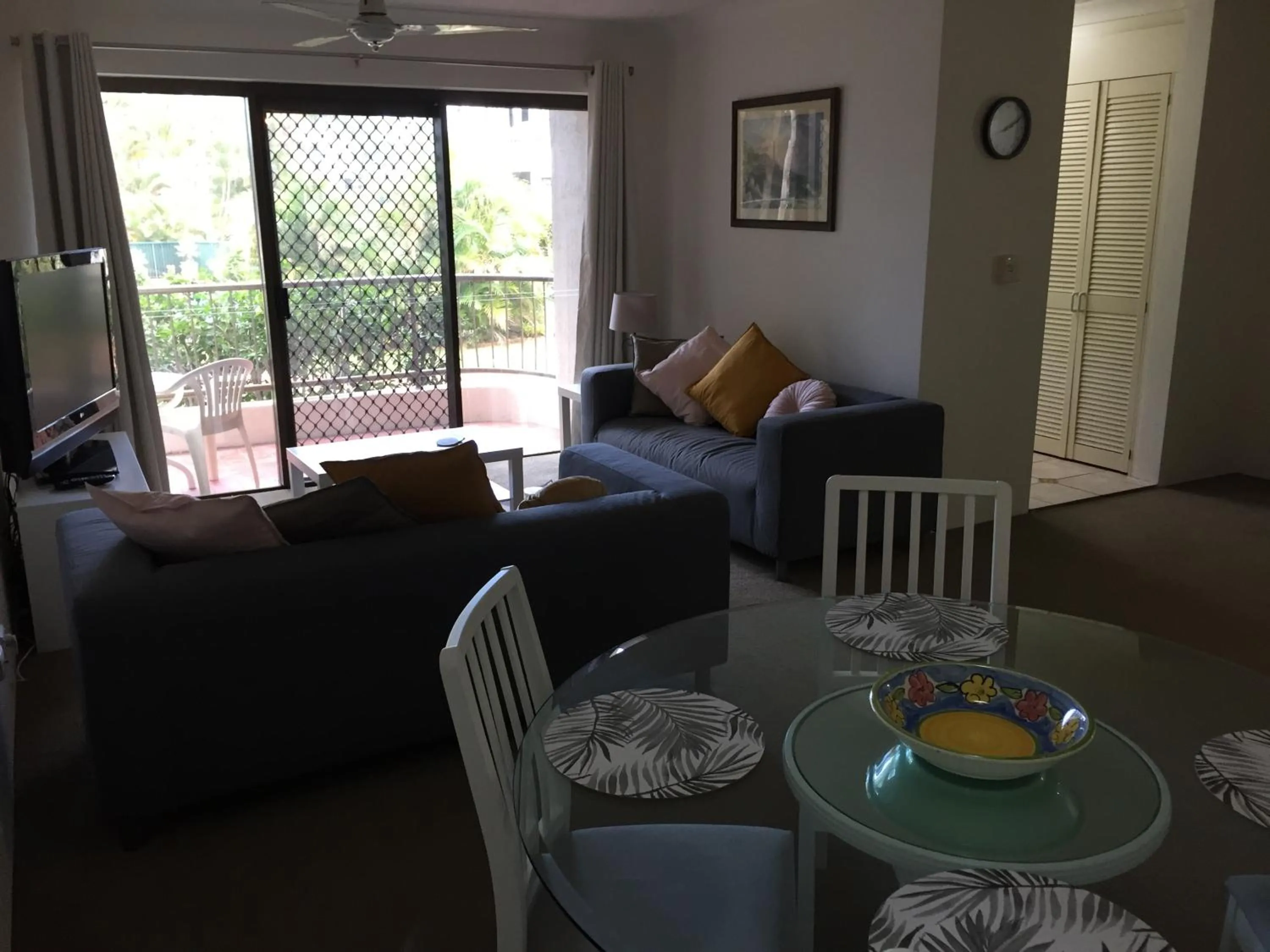Living room in Broadwater Shores Waterfront Apartments