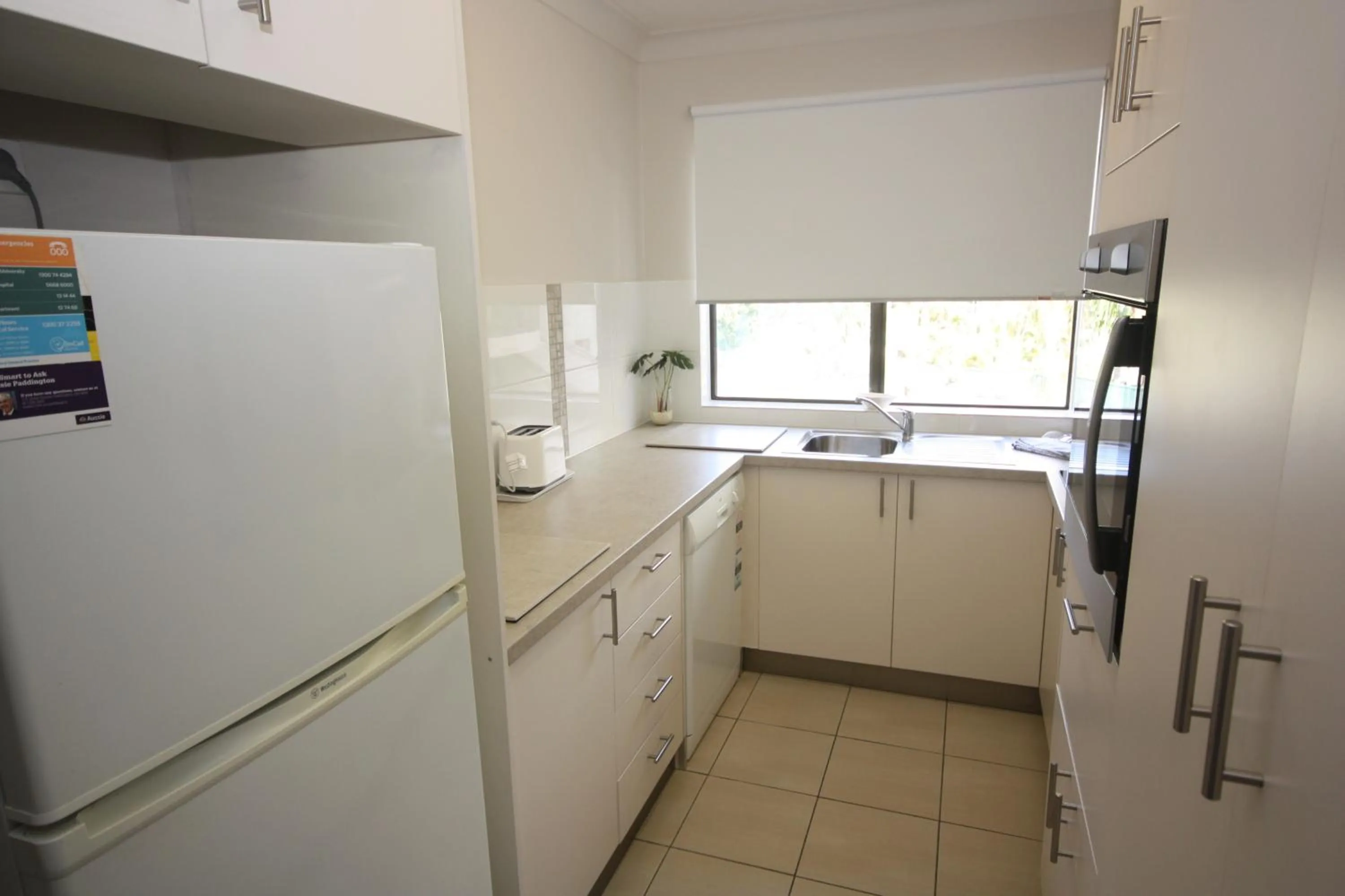 Kitchen or kitchenette in Broadwater Shores Waterfront Apartments