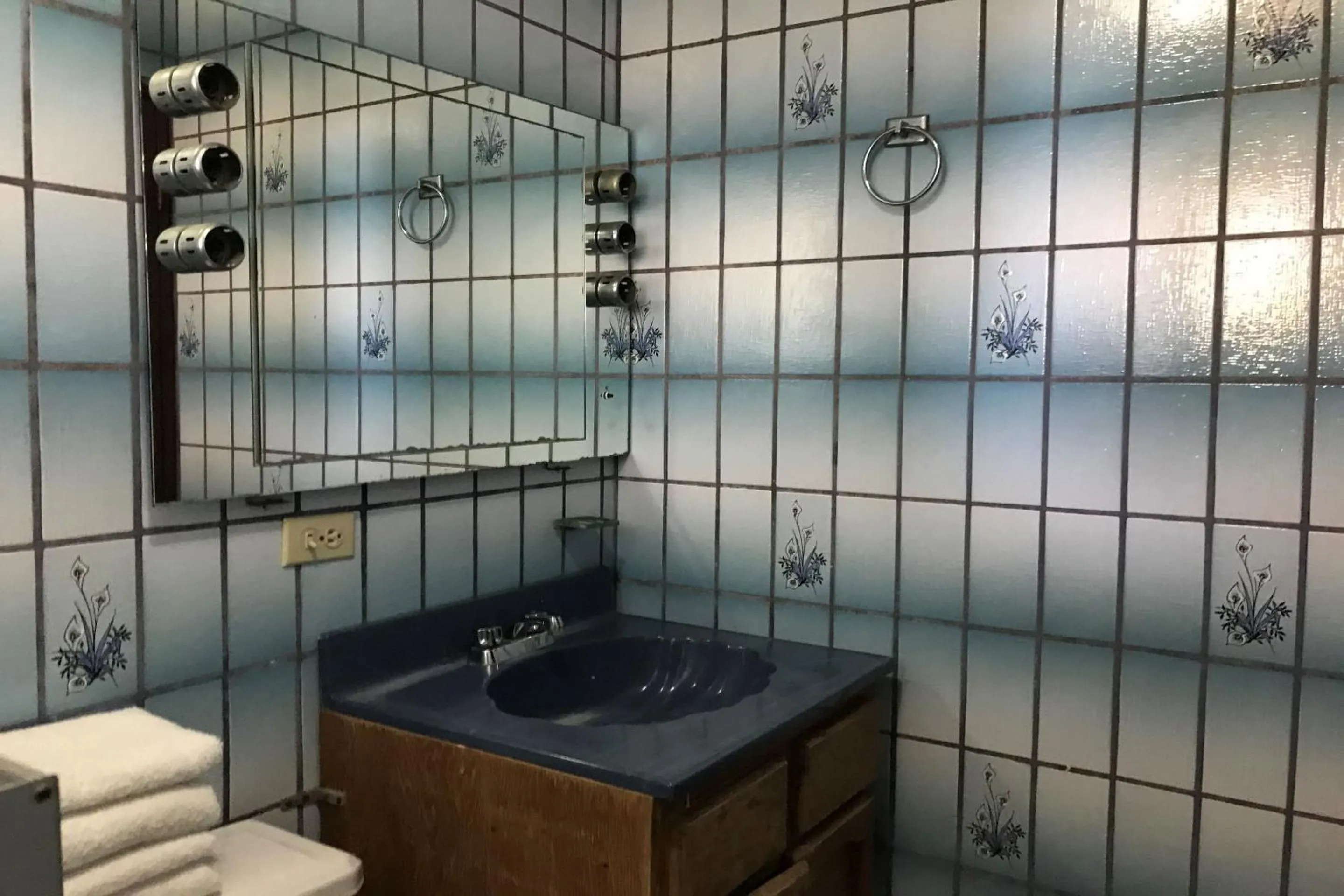 Bathroom in OYO Hotel Hacienda Don Luis, Rosarito