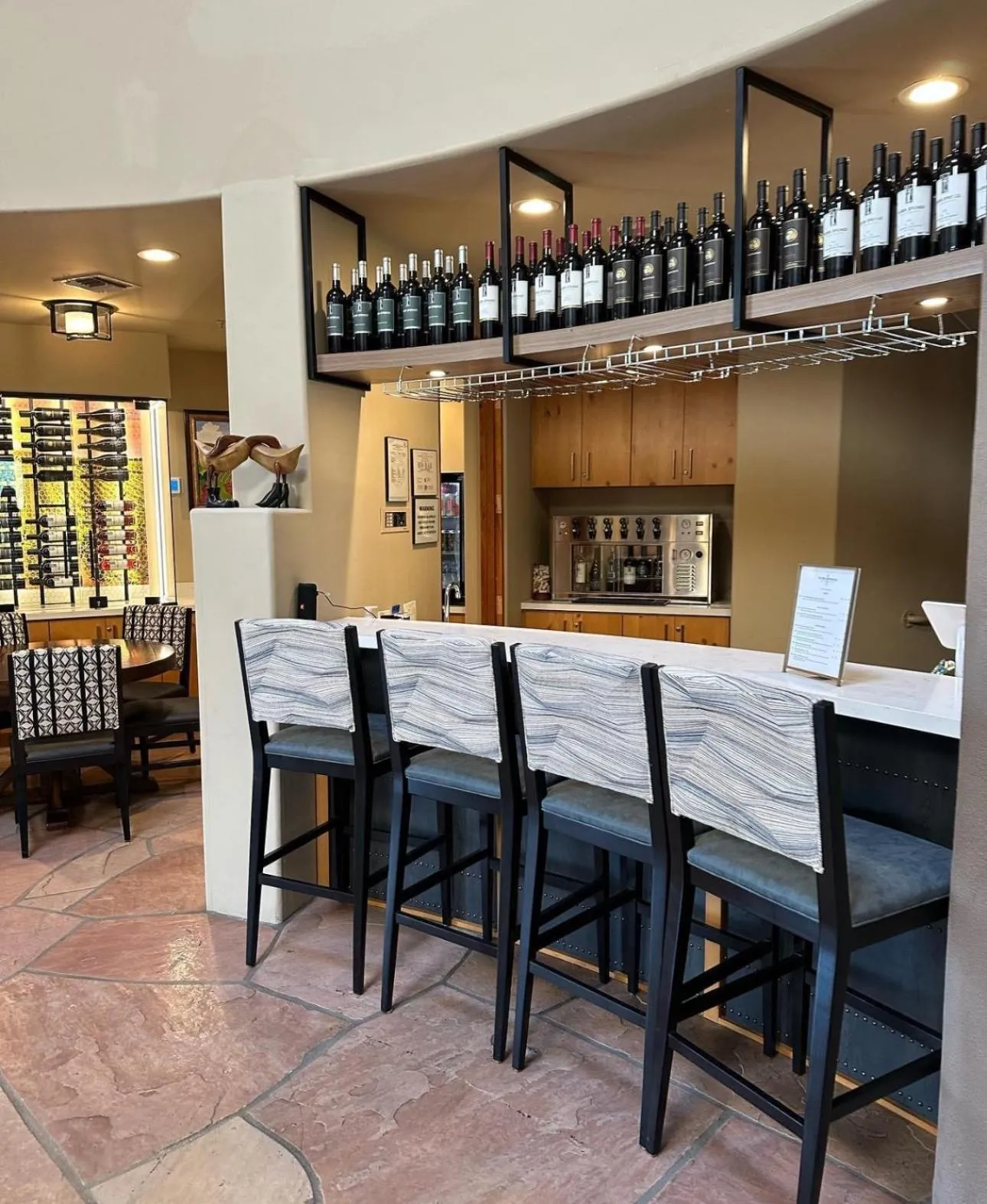 Lounge or bar in Inn at Eagle Mountain