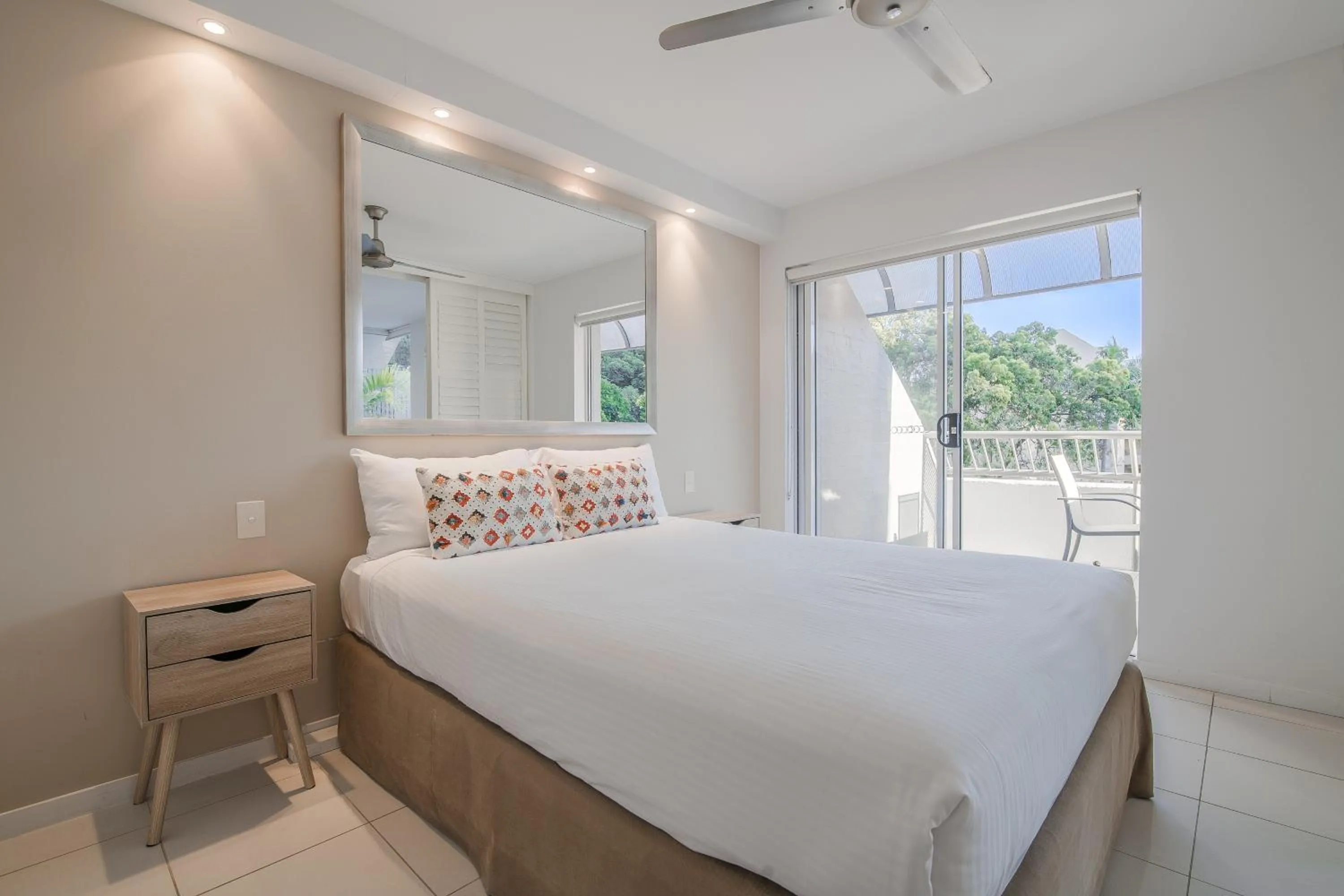 Bedroom, Bed in Saks on Hastings