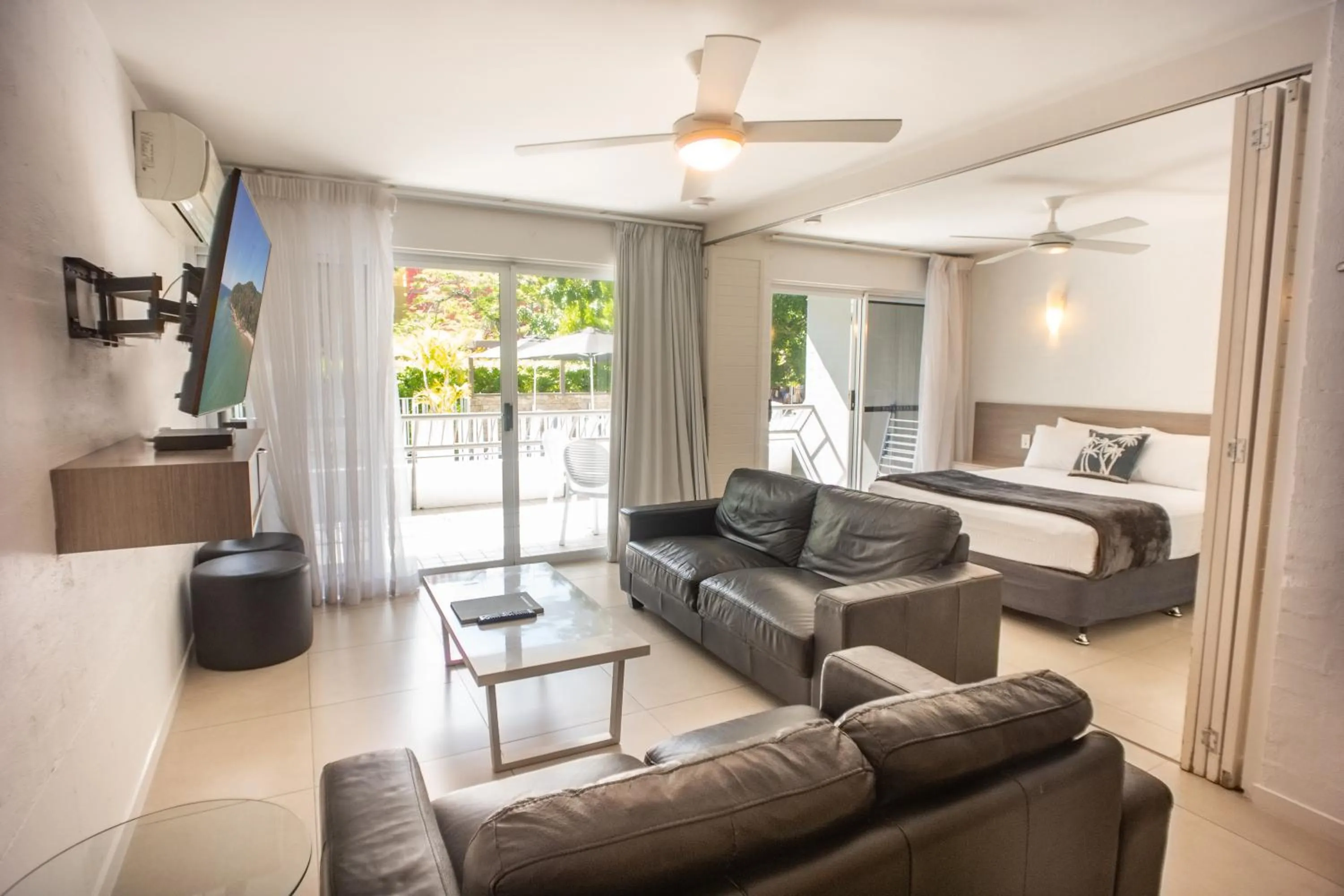 Living room, Bed in Saks on Hastings