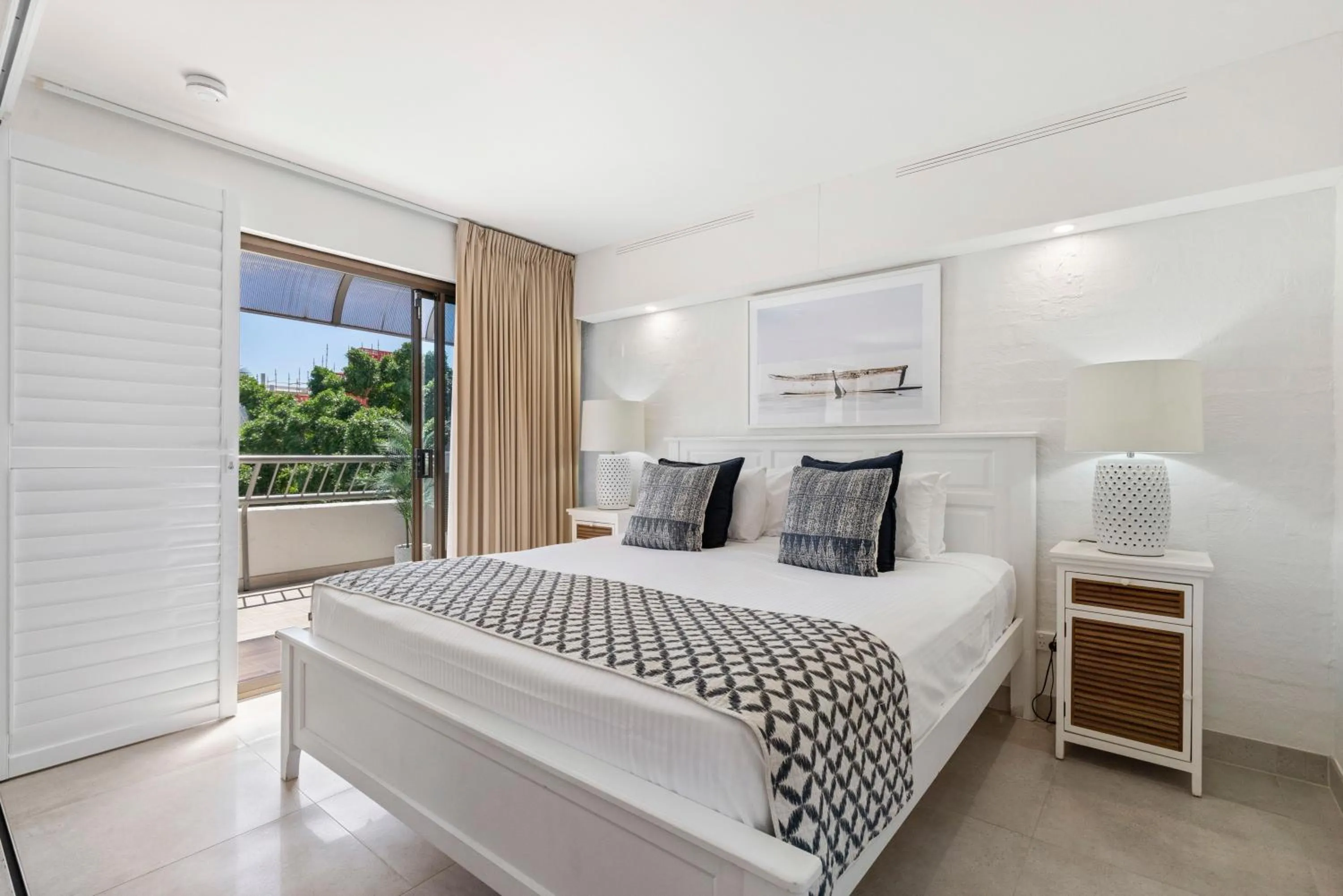 Bedroom, Bed in Saks on Hastings