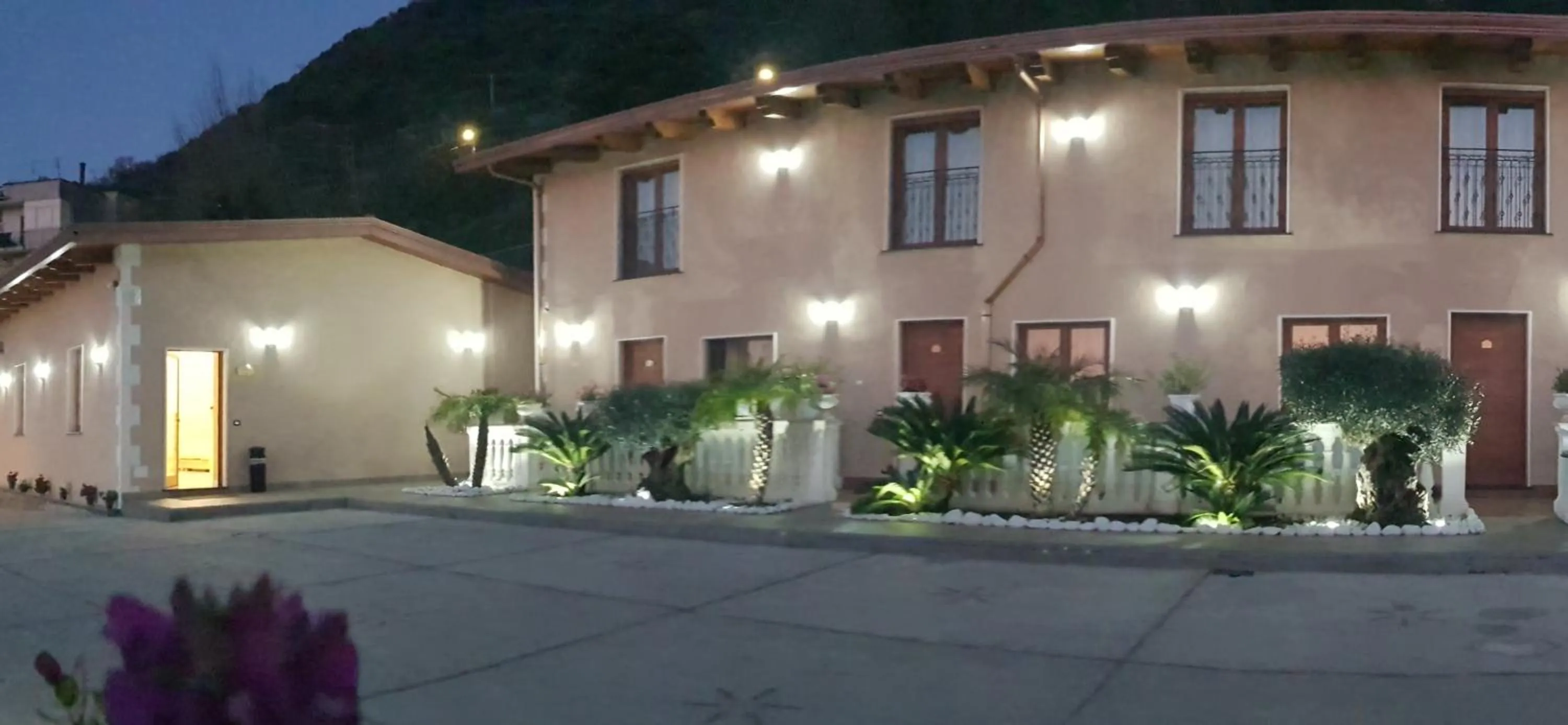 Facade/entrance in B&B Villa Catiè