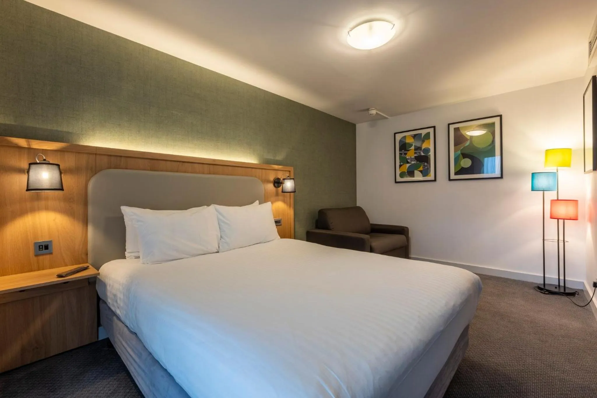 Photo of the whole room, Bed in Holiday Inn Milton Keynes Central by IHG