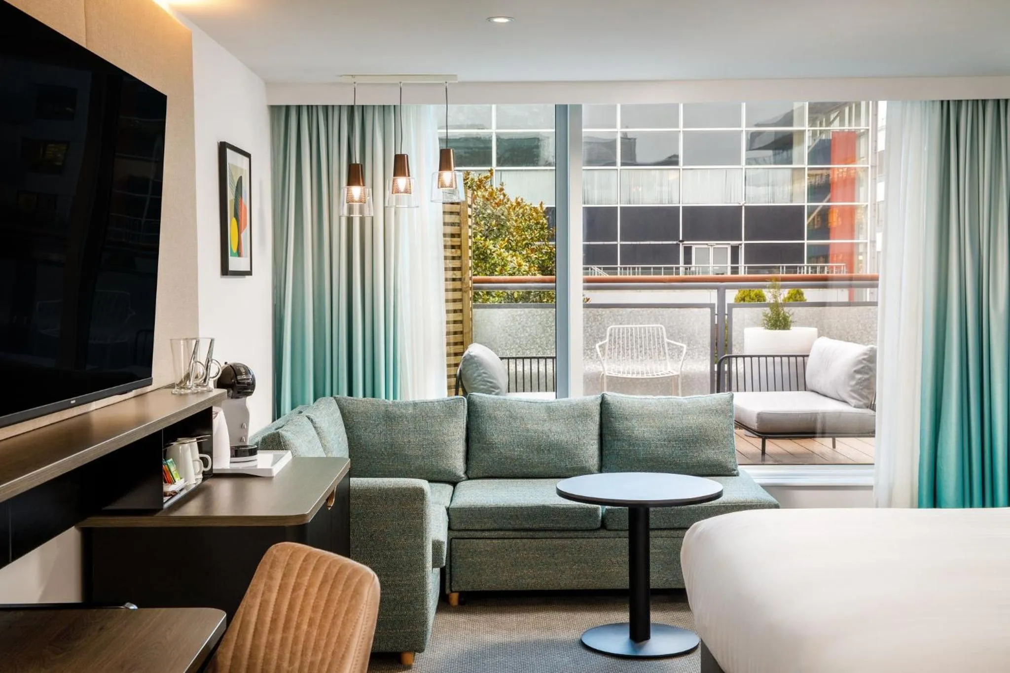 Photo of the whole room in Holiday Inn Milton Keynes Central by IHG