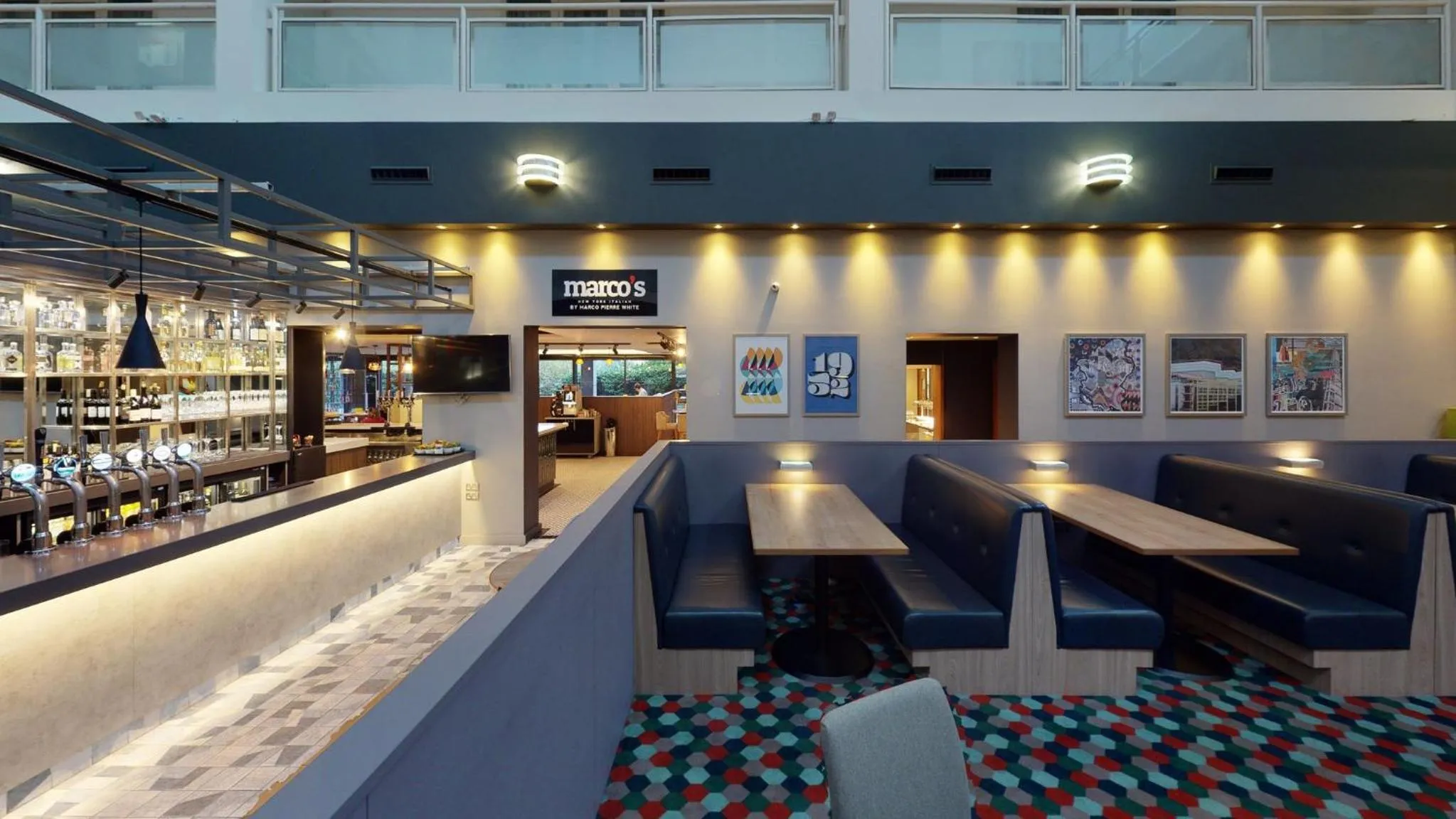 Lounge or bar in Holiday Inn Milton Keynes Central by IHG
