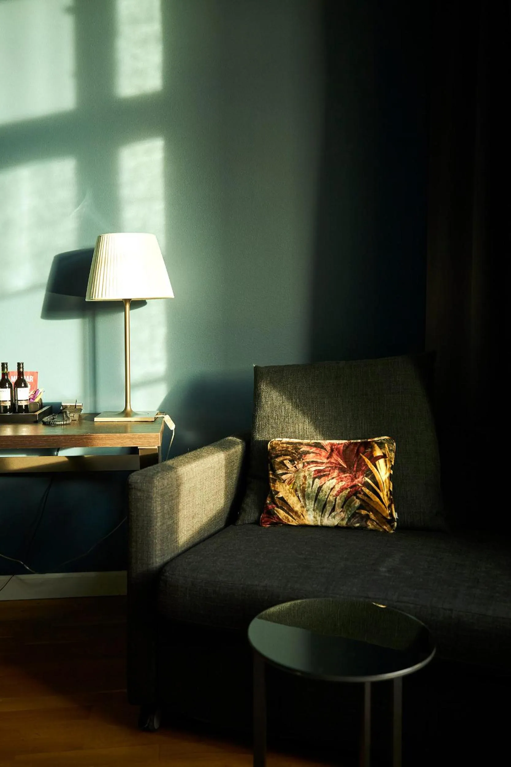 Seating area in Clarion Hotel Post