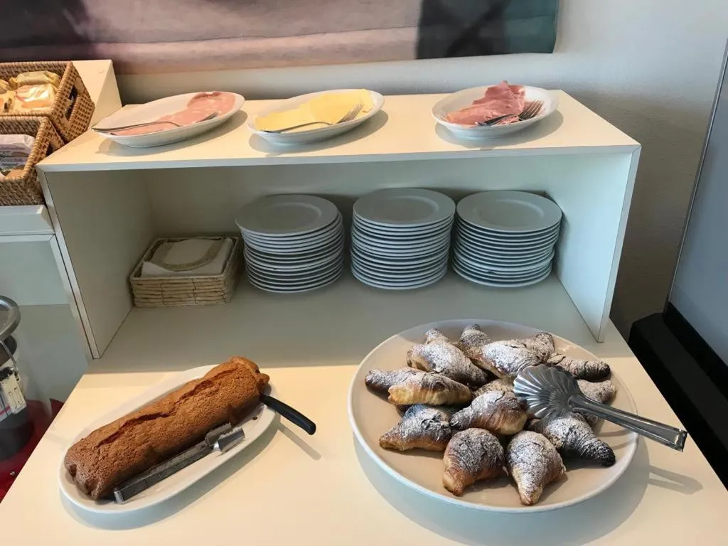 Breakfast in Hotel Sole E Mare
