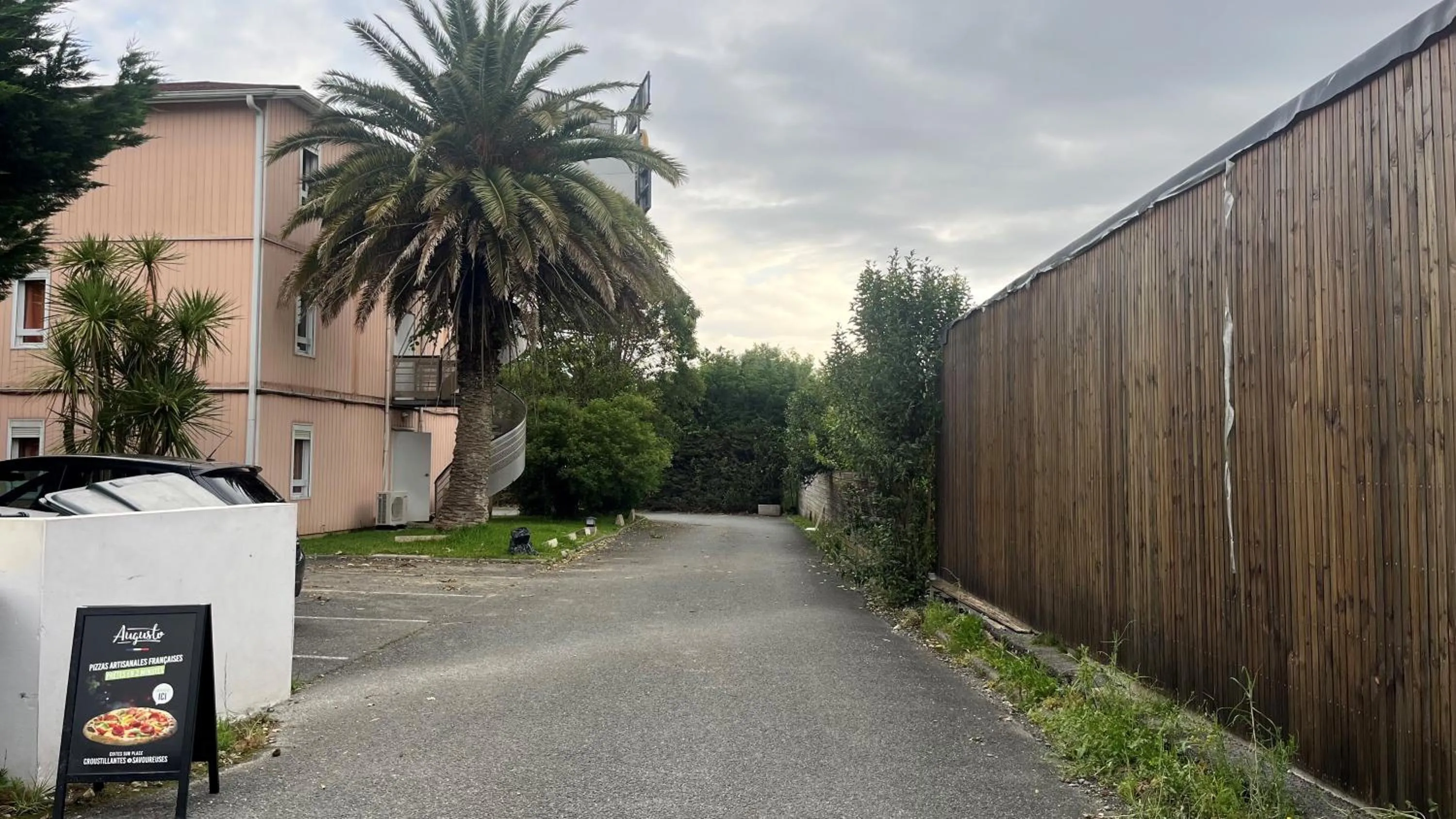 Facade/entrance in Quick Palace Anglet