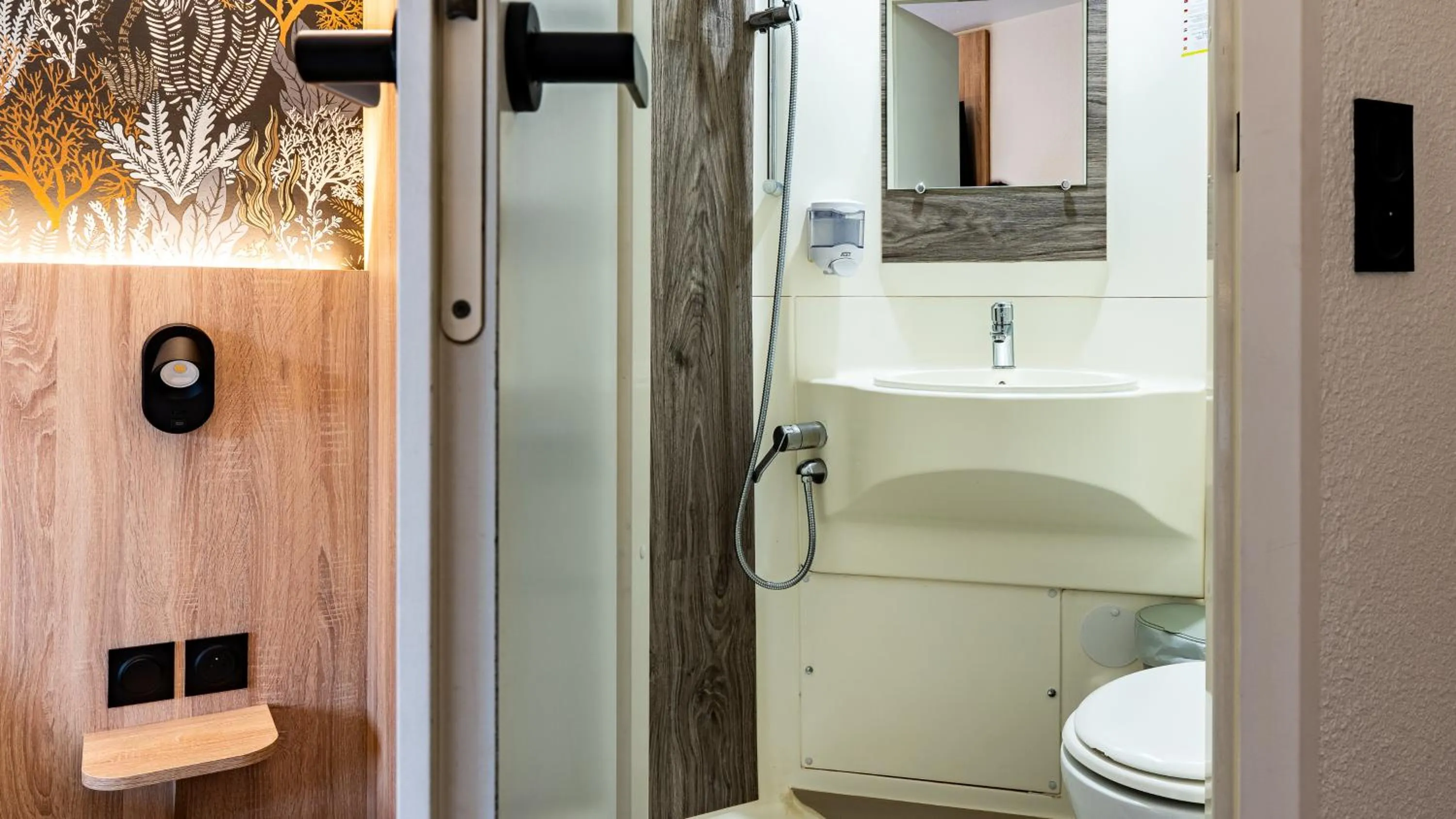 Bathroom in Quick Palace Anglet