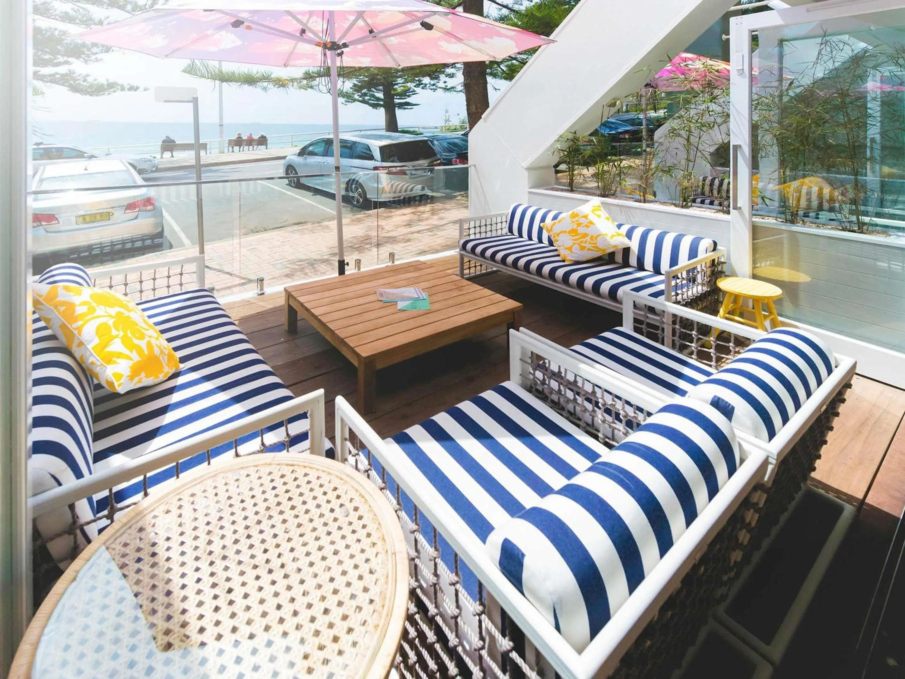 Restaurant/places to eat in Novotel Wollongong Northbeach