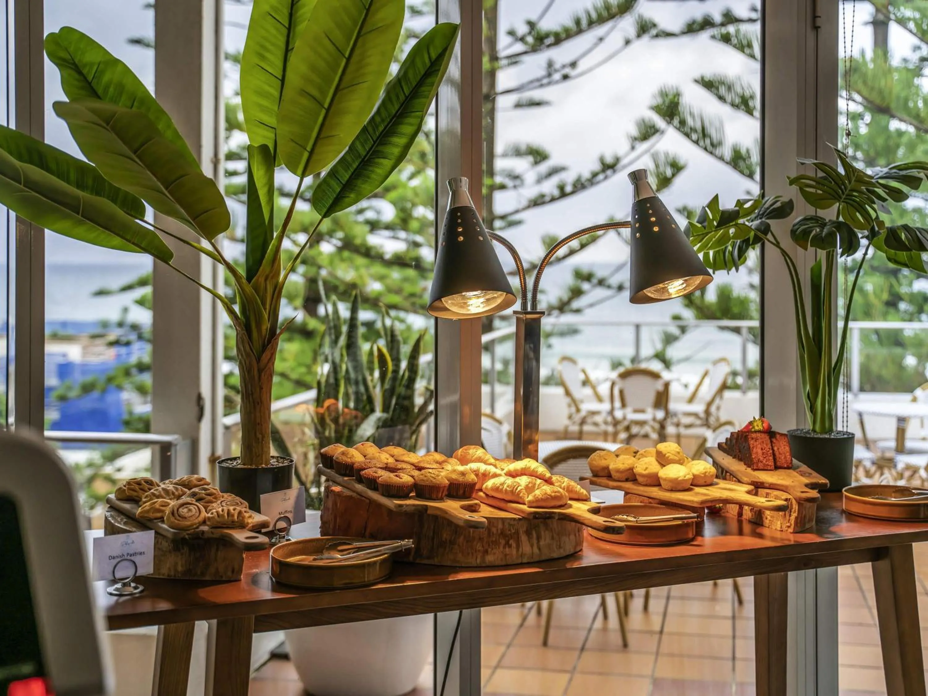 Breakfast in Novotel Wollongong Northbeach