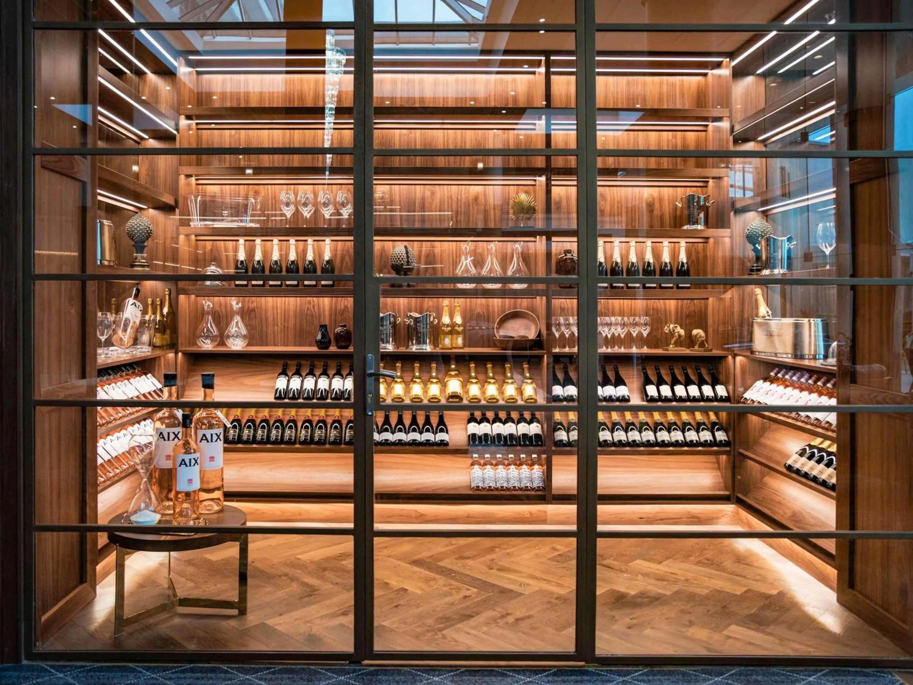 Lounge or bar in Novotel Wollongong Northbeach