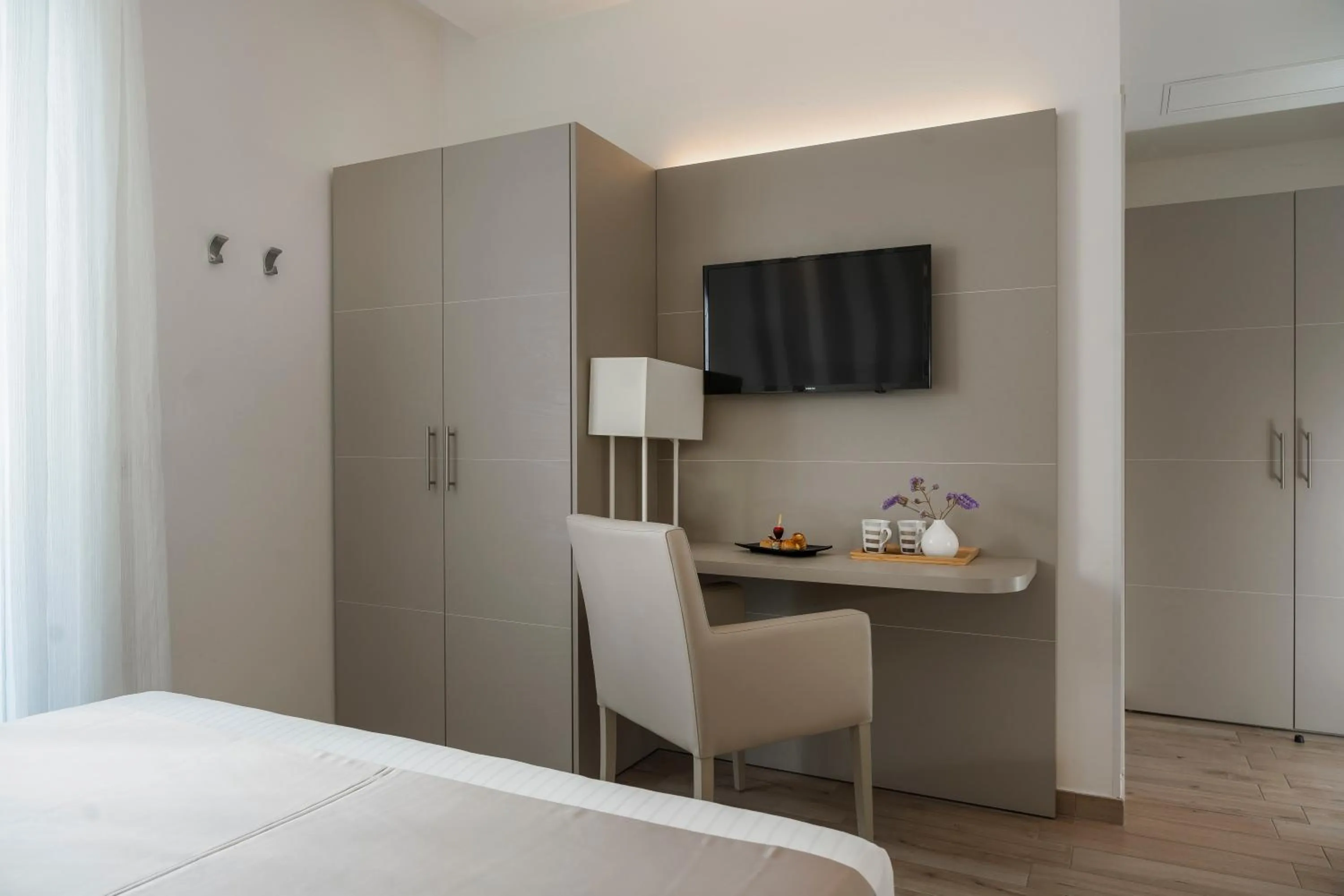 Bedroom, Bed in Hotel Luxor