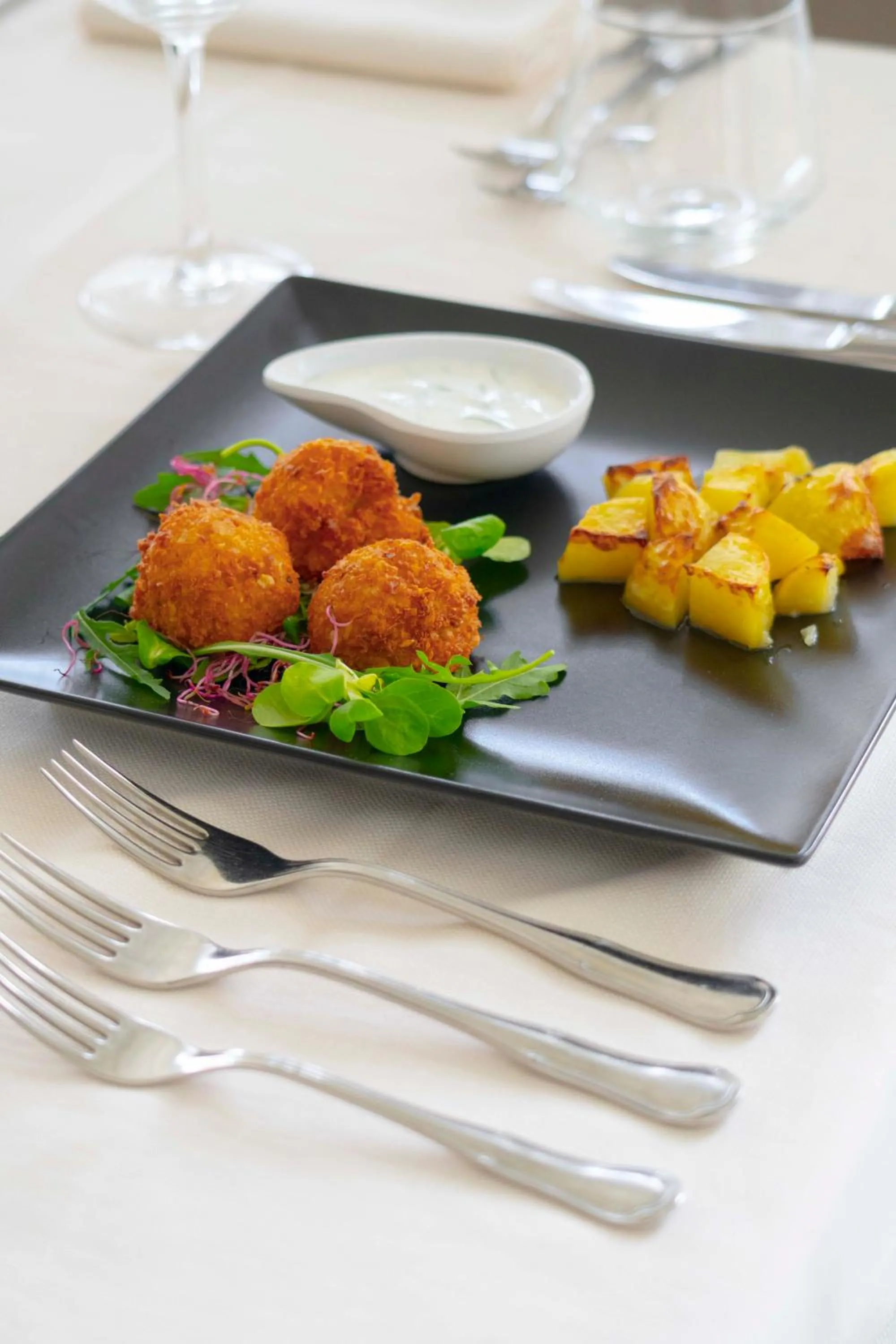 Restaurant/places to eat in Hotel Luxor