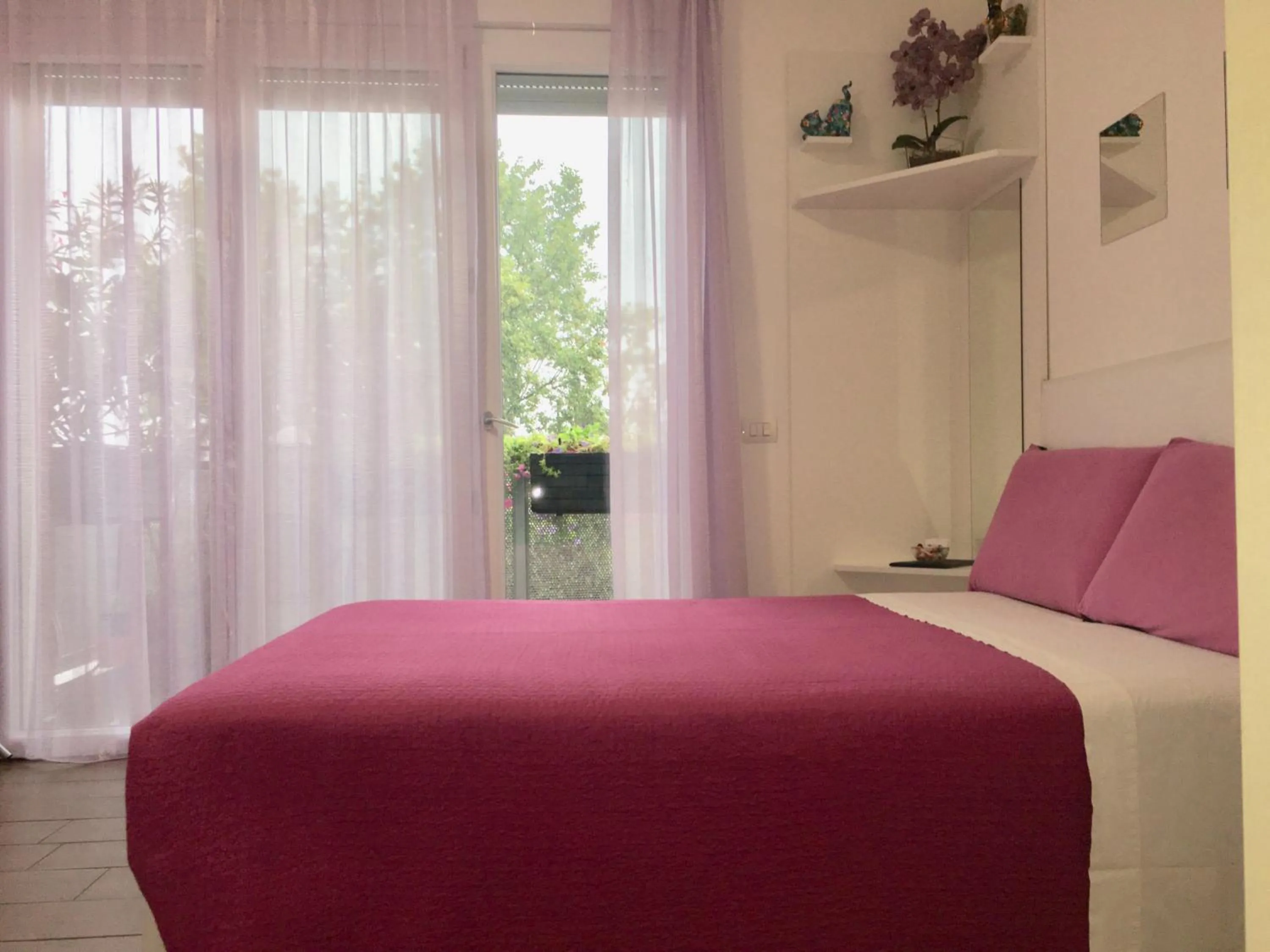 Photo of the whole room, Bed in B&B Pitstop