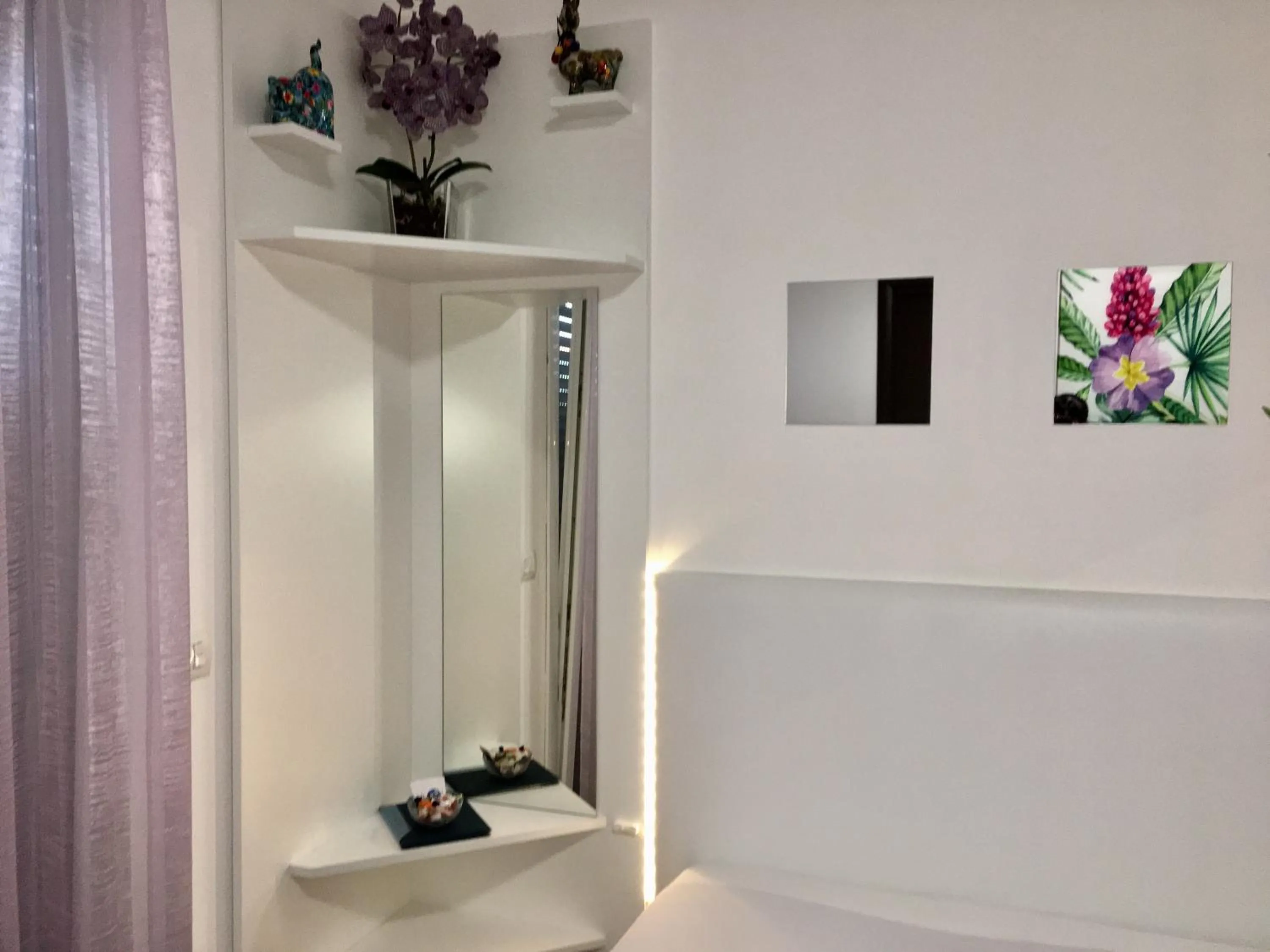 Photo of the whole room in B&B Pitstop