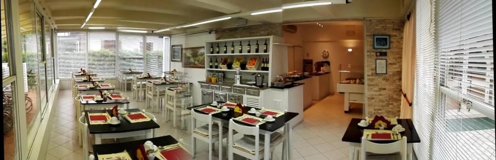 Meals in Hotel Elizabeth