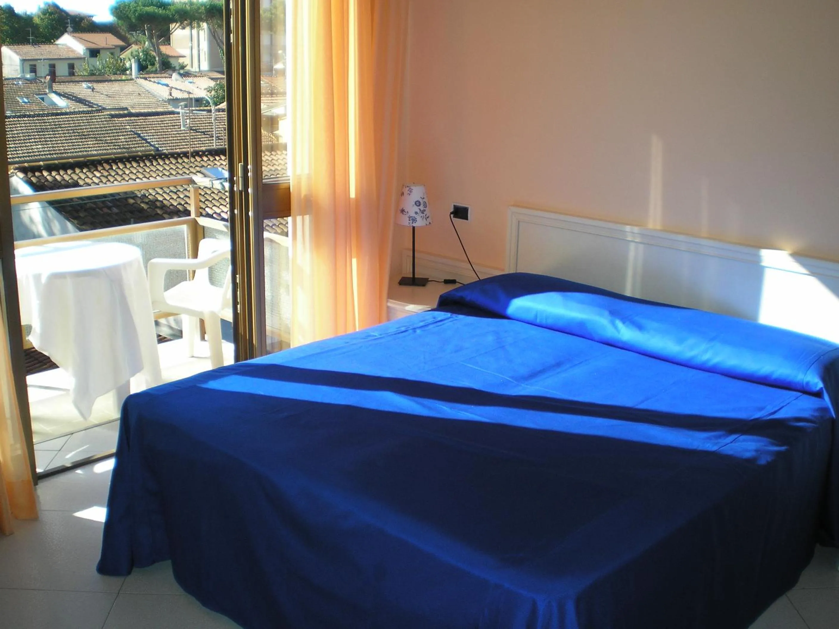 Photo of the whole room, Bed in Hotel Elizabeth