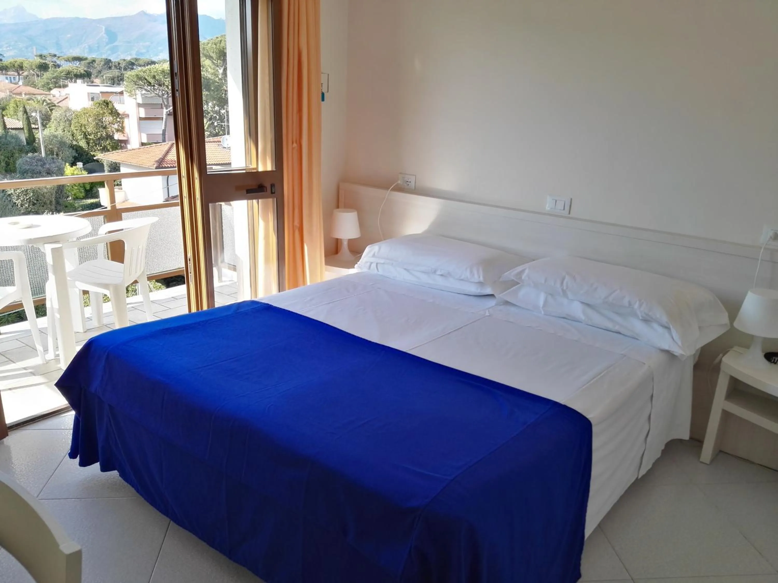 Photo of the whole room, Bed in Hotel Elizabeth