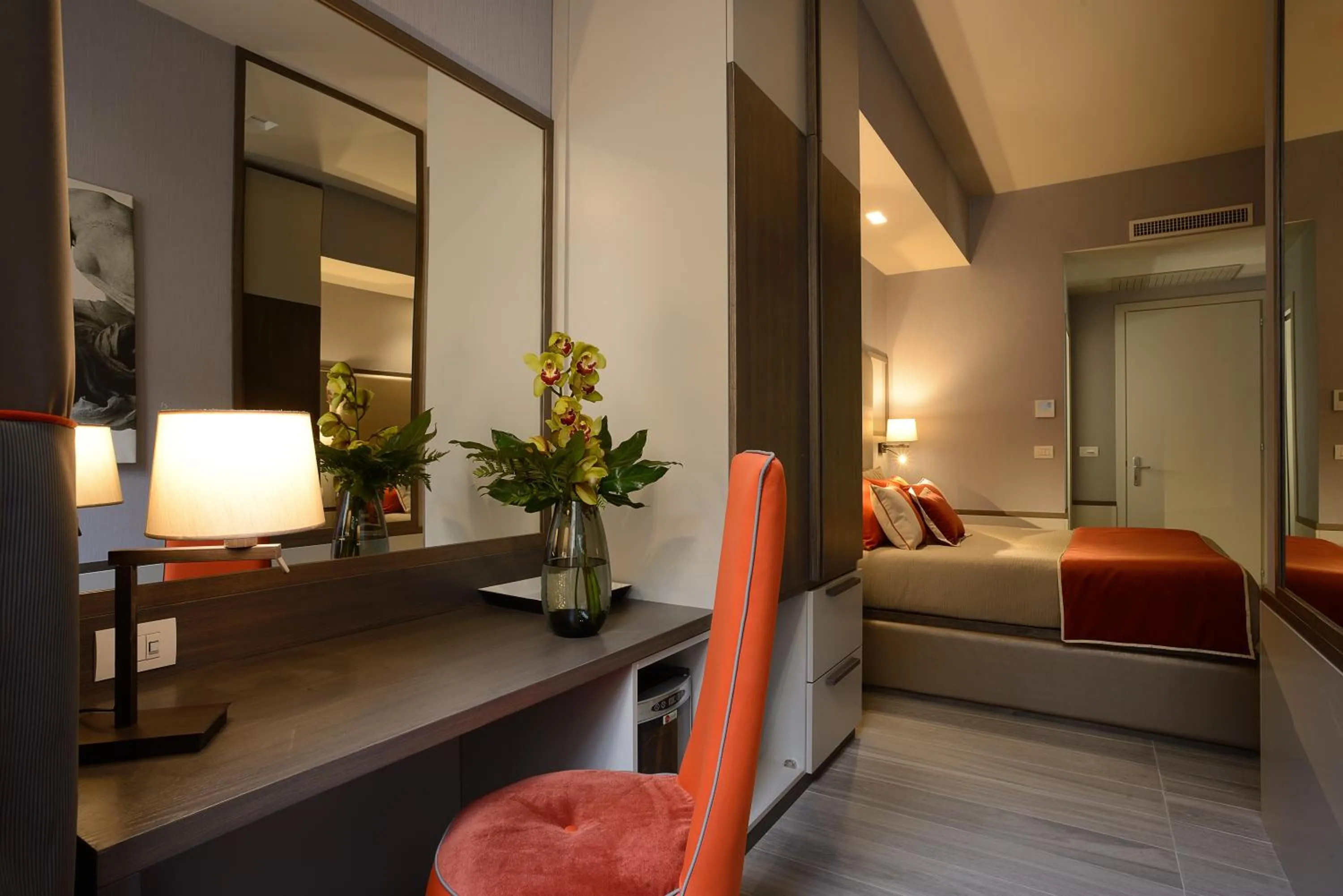 City view, Bed in San Carlo Suite