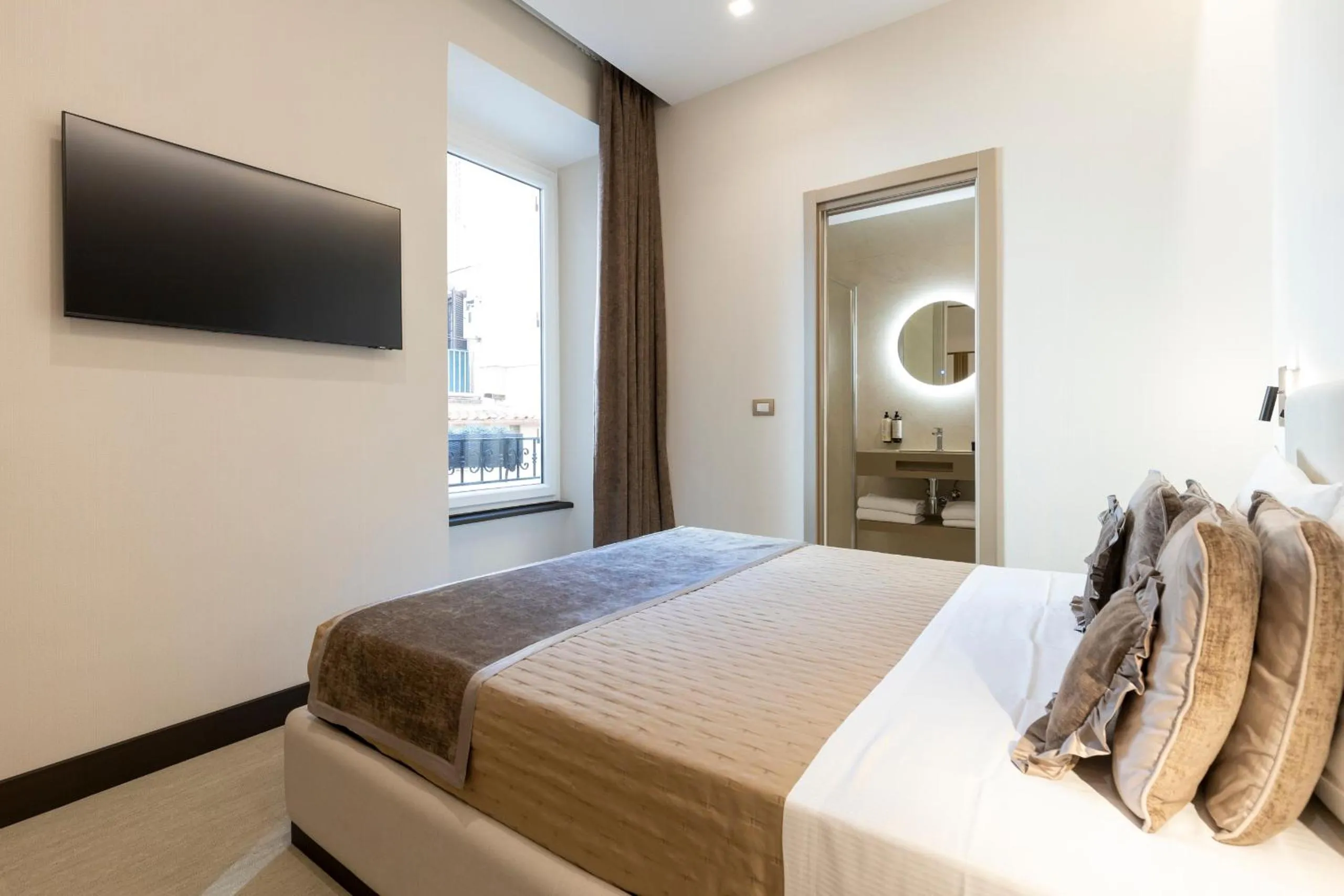 Bed in San Carlo Suite