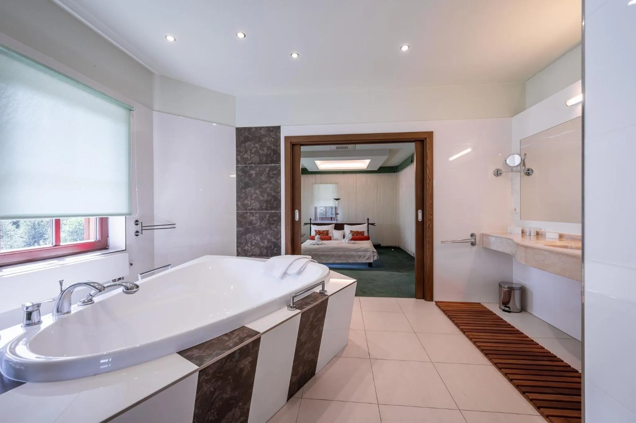 Shower in Hotel Studanka